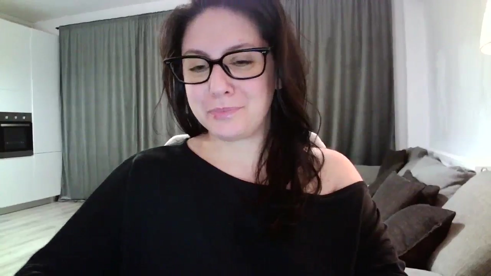 Gallery image thumbnail from SILKYWOMAN's myfreecams stream on, 10/22/2024, 18:37 image 19 of 20