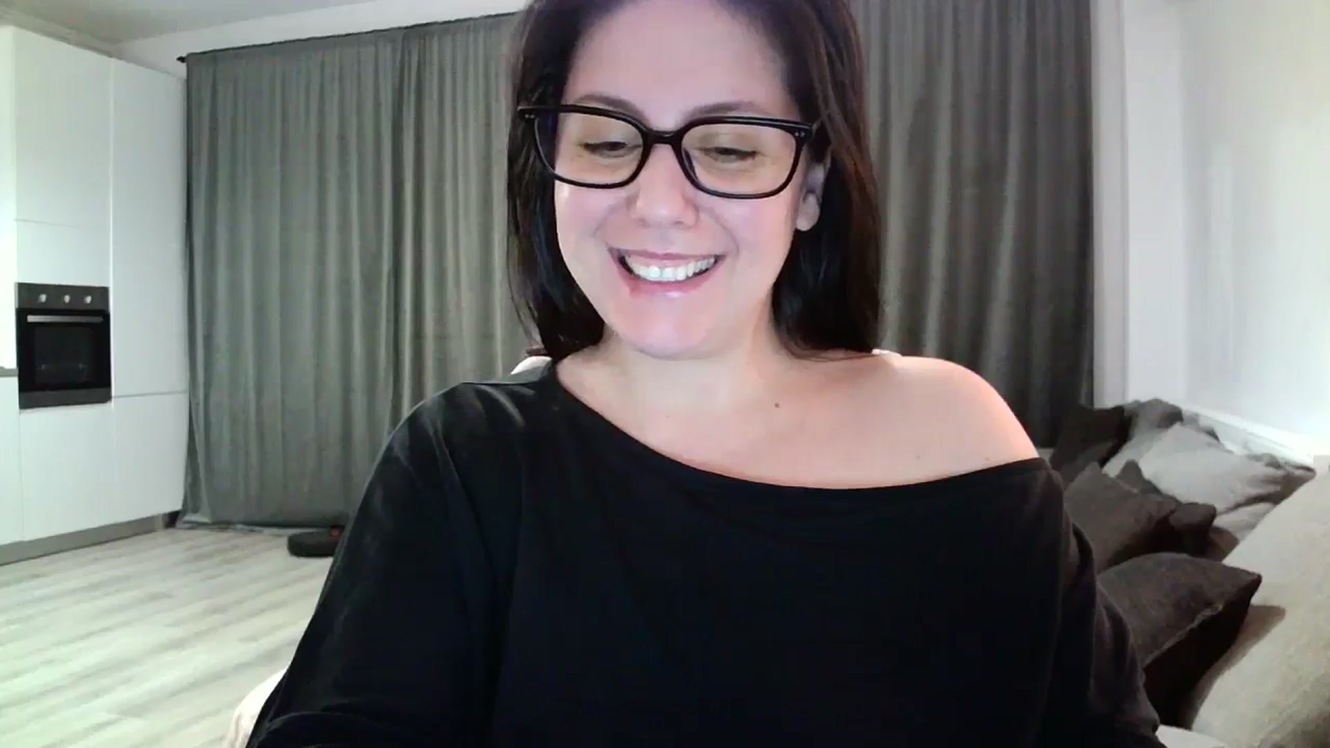 Gallery image thumbnail from SILKYWOMAN's myfreecams stream on, 10/22/2024, 18:37 image 13 of 20