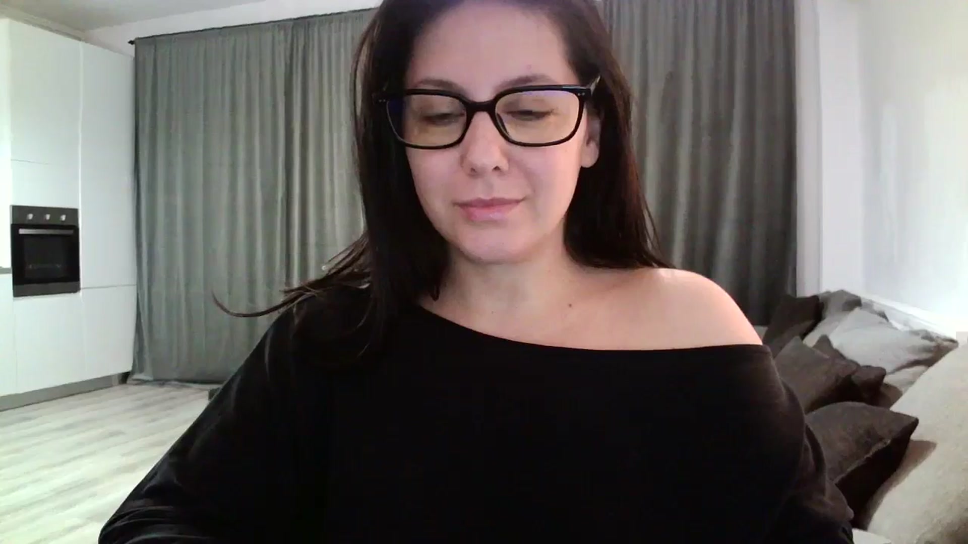 Gallery image thumbnail from SILKYWOMAN's myfreecams stream on, 10/22/2024, 18:37 image 15 of 20