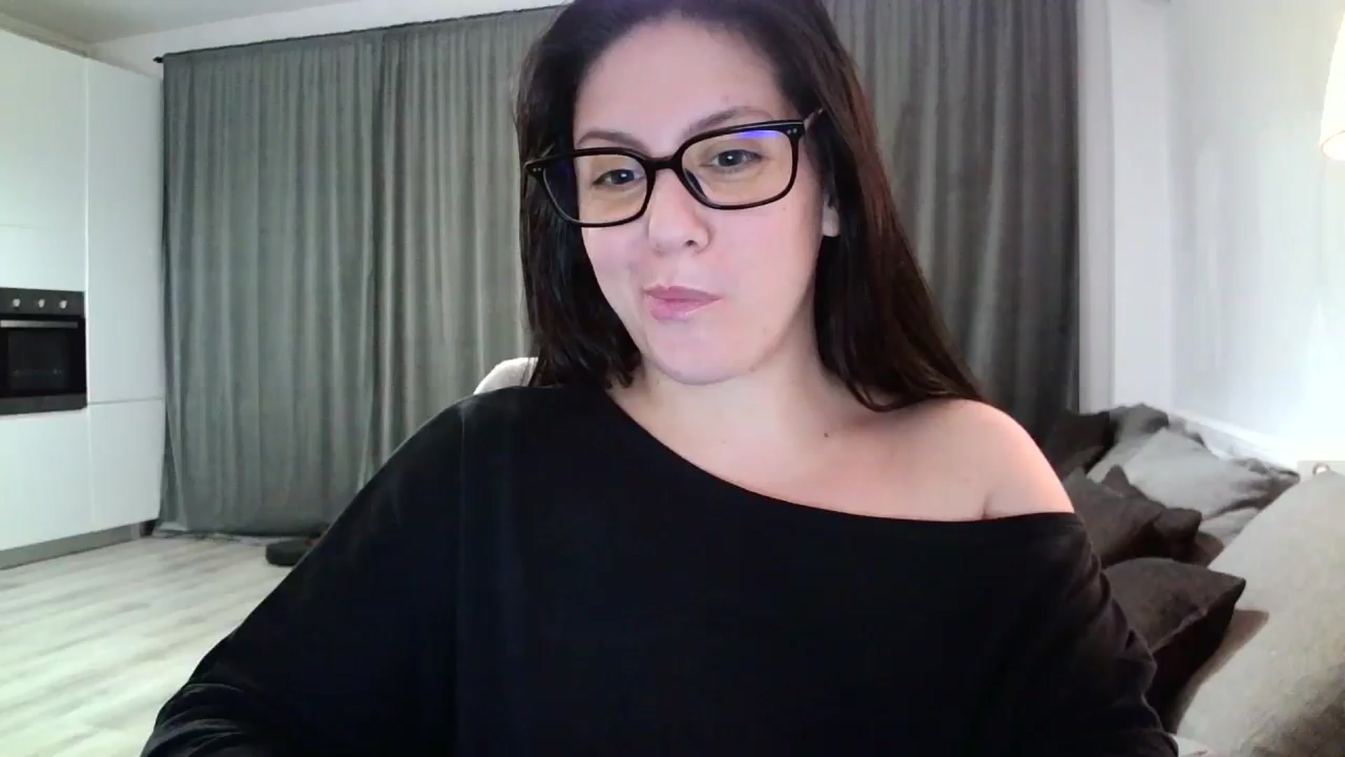 Gallery image thumbnail from SILKYWOMAN's myfreecams stream on, 10/22/2024, 18:37 image 11 of 20