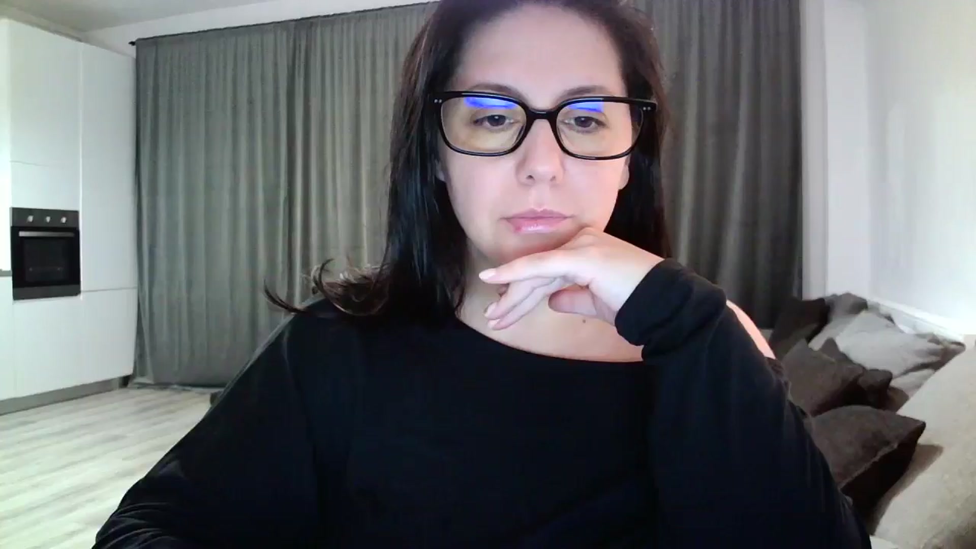 Gallery image thumbnail from SILKYWOMAN's myfreecams stream on, 10/22/2024, 18:37 image 16 of 20