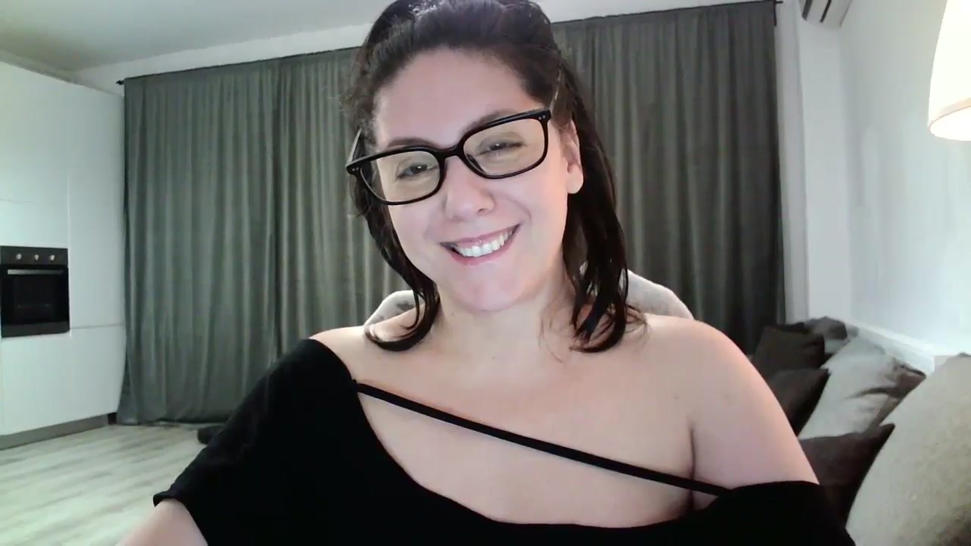 Gallery image thumbnail from SILKYWOMAN's myfreecams stream on, 10/23/2024, 17:45 image 14 of 20