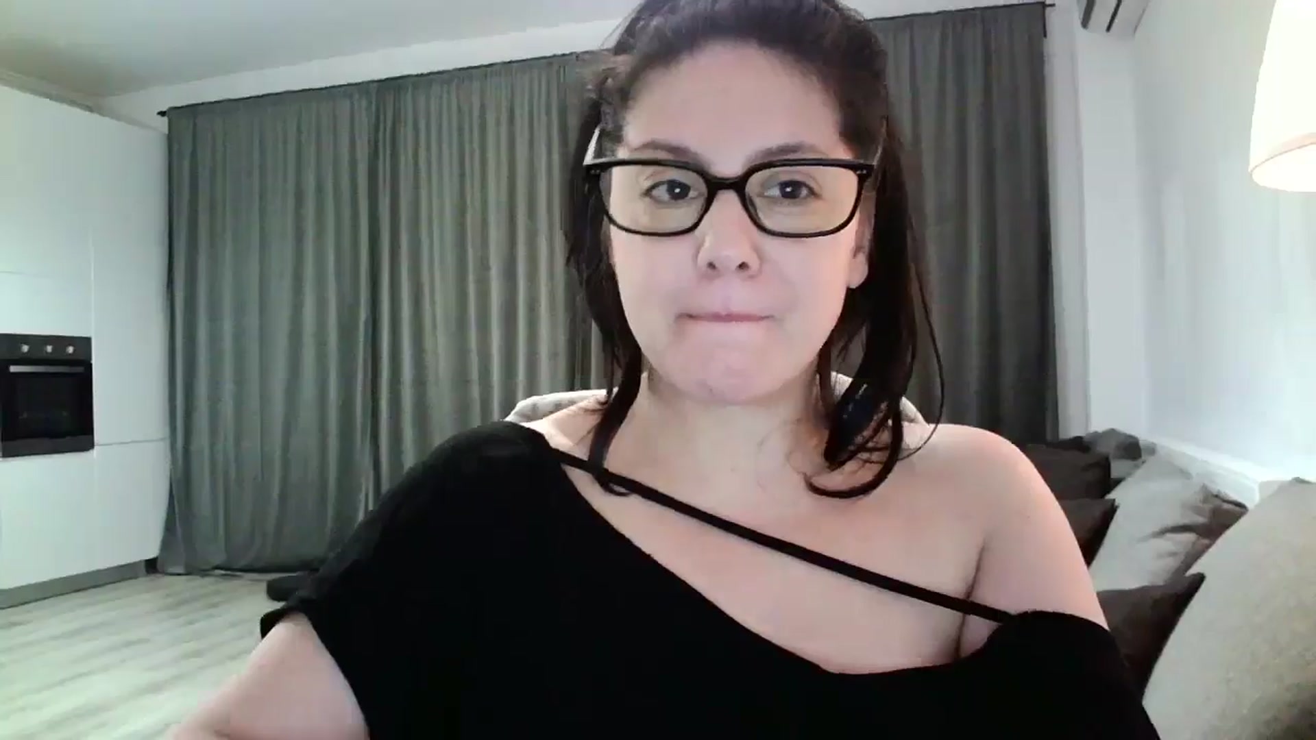 Gallery image thumbnail from SILKYWOMAN's myfreecams stream on, 10/23/2024, 17:45 image 11 of 20