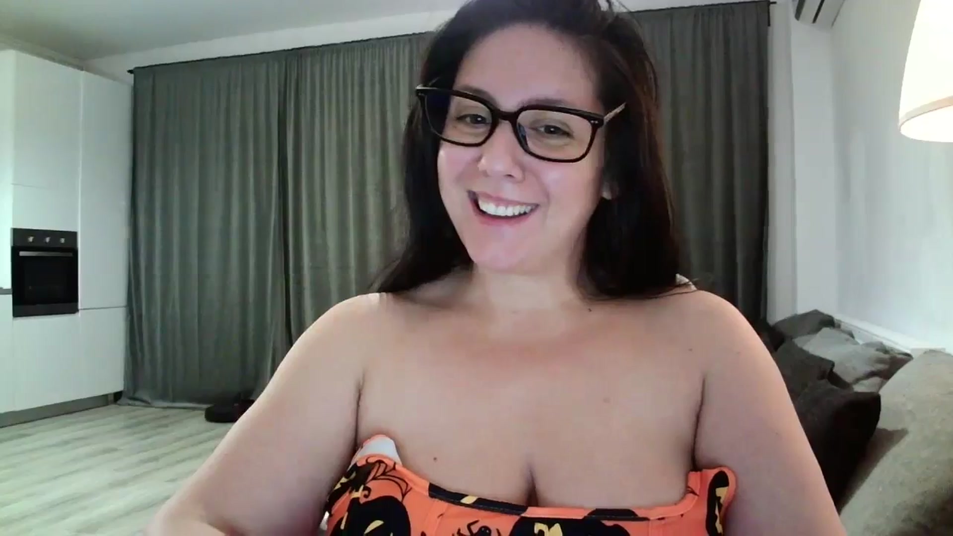 Gallery image thumbnail from SILKYWOMAN's myfreecams stream on, 10/28/2024, 16:08 image 19 of 20