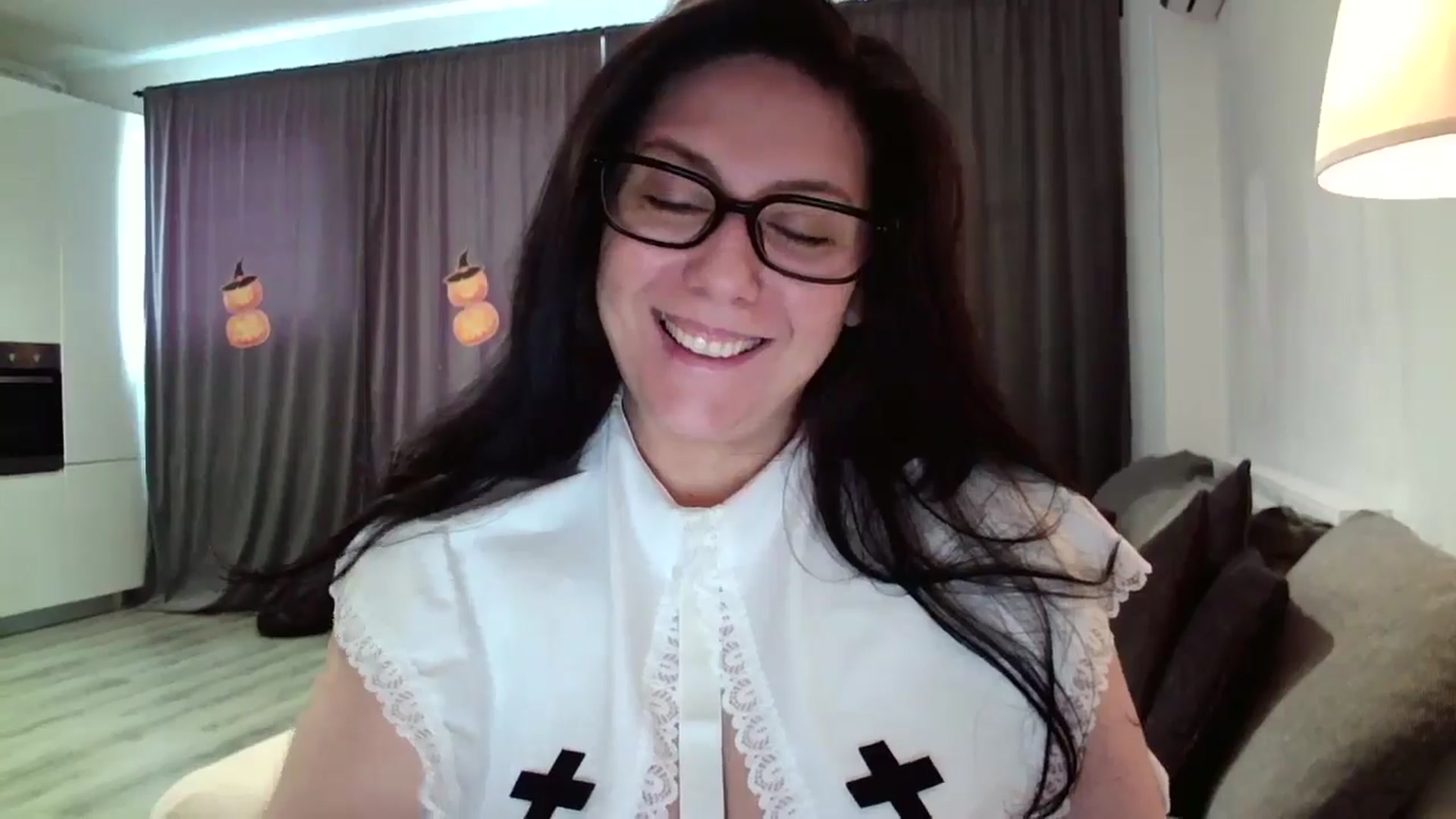 Gallery image thumbnail from SILKYWOMAN's myfreecams stream on, 10/31/2024, 08:21 image 18 of 20
