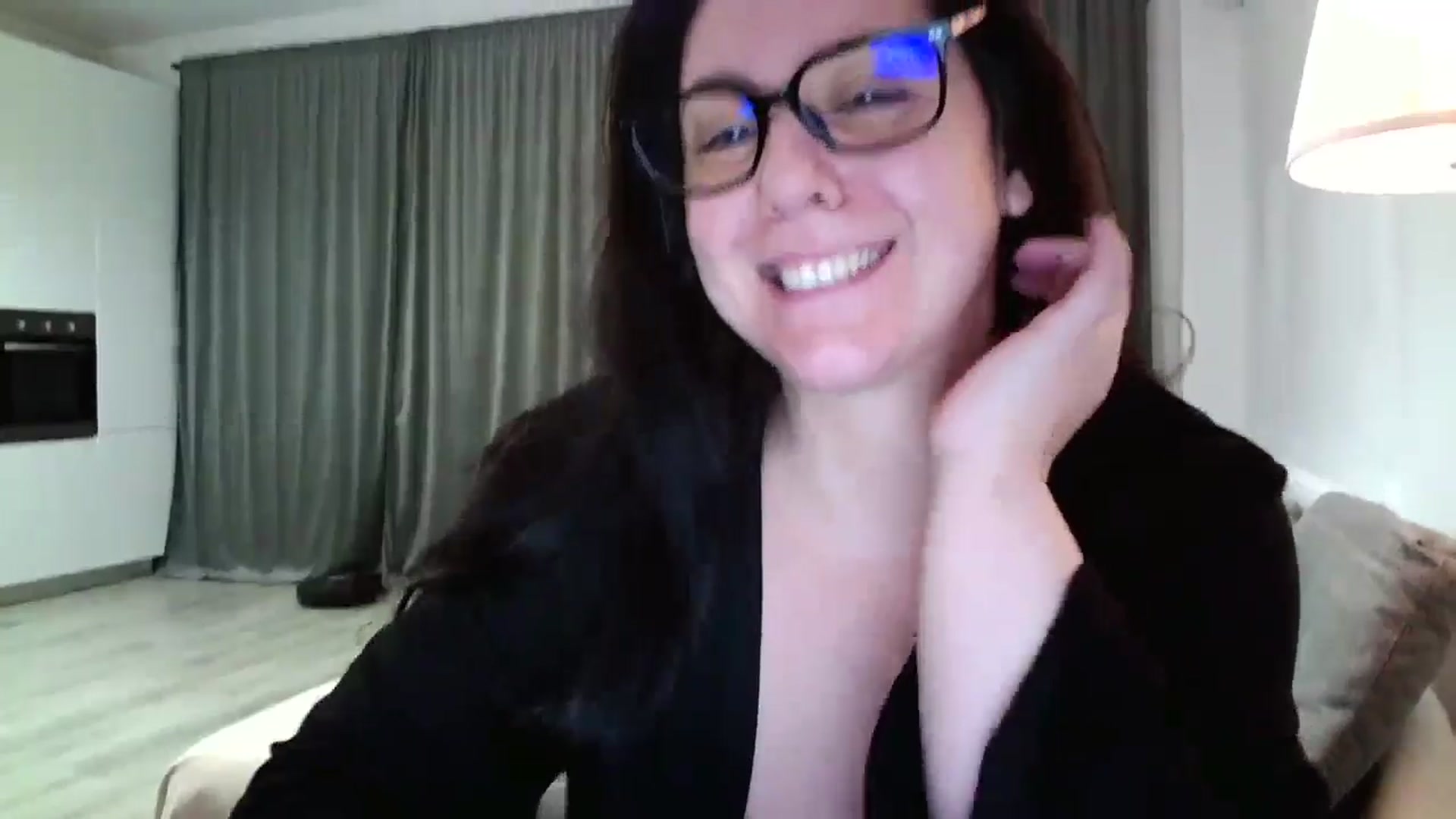 Gallery image thumbnail from SILKYWOMAN's myfreecams stream on, 11/08/2024, 18:26 image 7 of 20