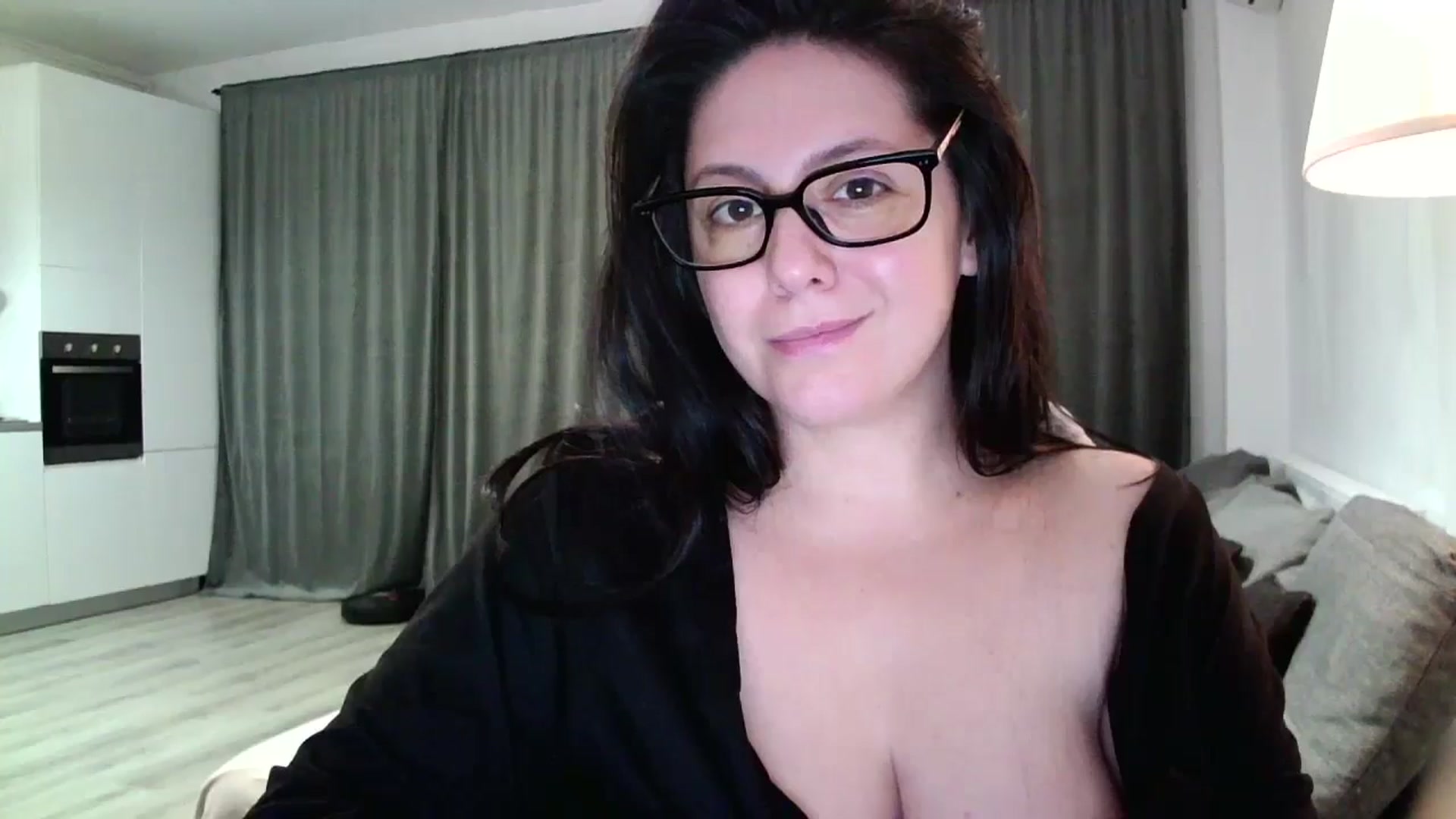 Gallery image thumbnail from SILKYWOMAN's myfreecams stream on, 11/08/2024, 19:39 image 7 of 20