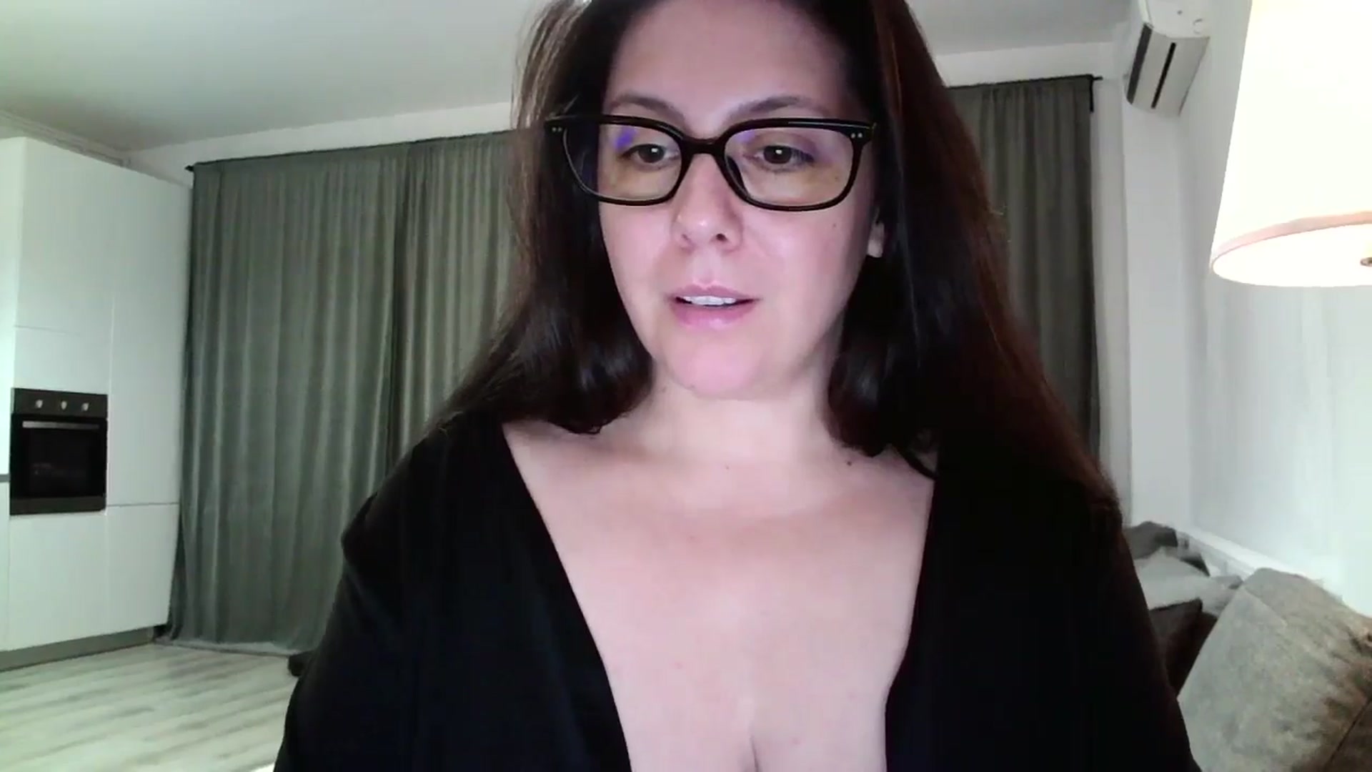 Gallery image thumbnail from SILKYWOMAN's myfreecams stream on, 11/10/2024, 18:11 image 13 of 20