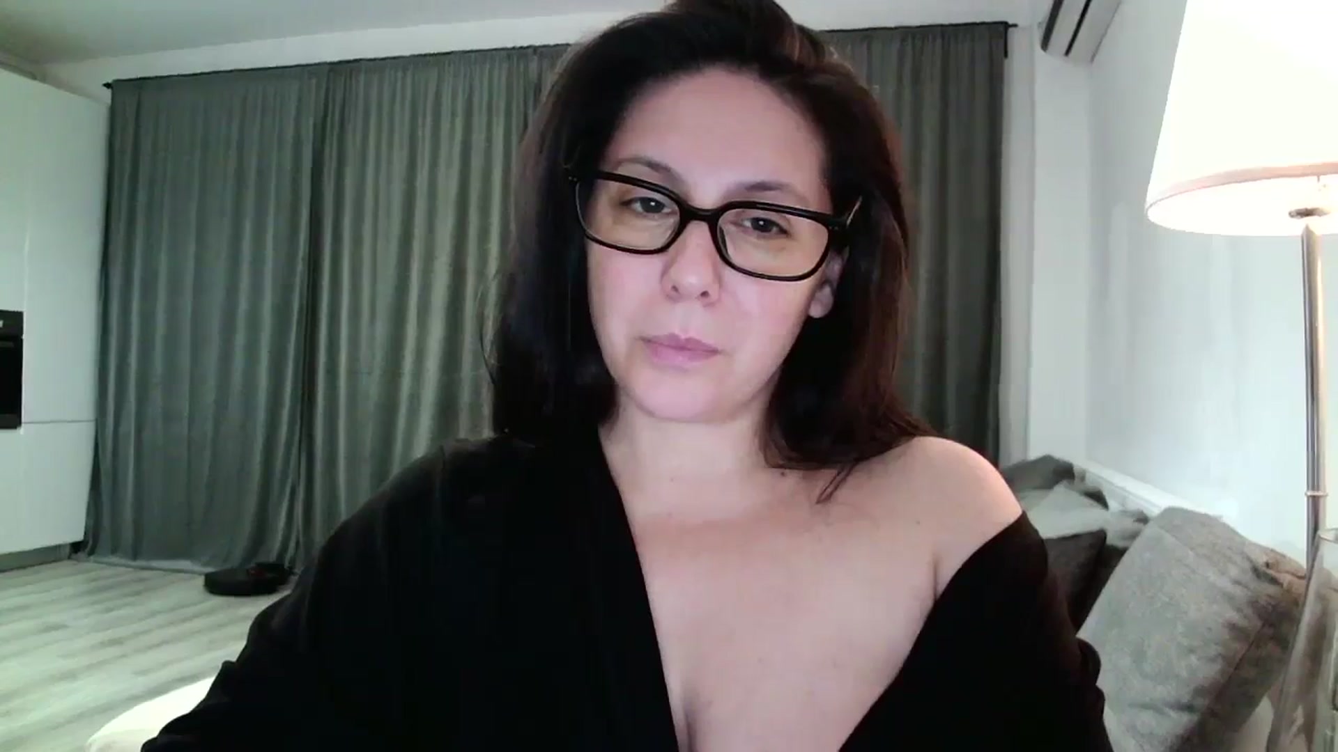 Gallery image thumbnail from SILKYWOMAN's myfreecams stream on, 11/10/2024, 18:55 image 14 of 20