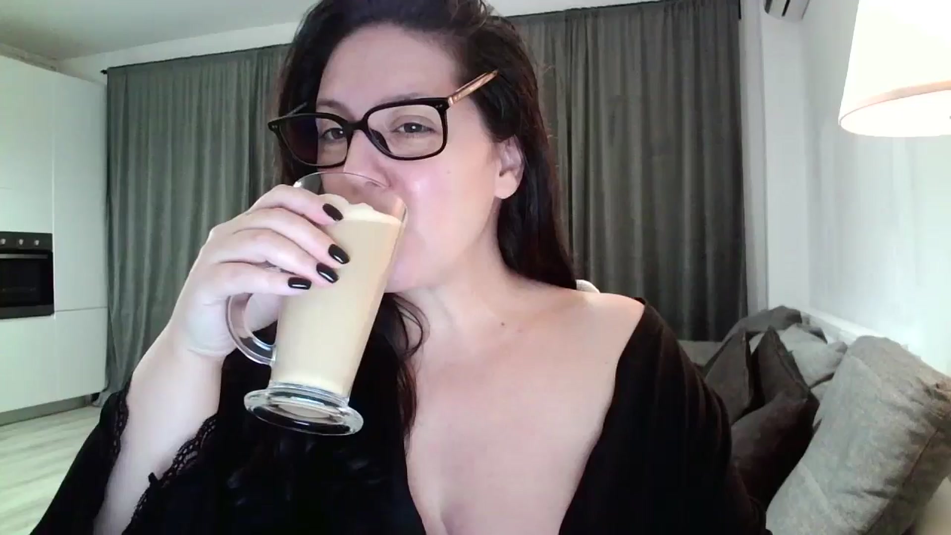 Gallery image thumbnail from SILKYWOMAN's myfreecams stream on, 11/12/2024, 19:30 image 1 of 20