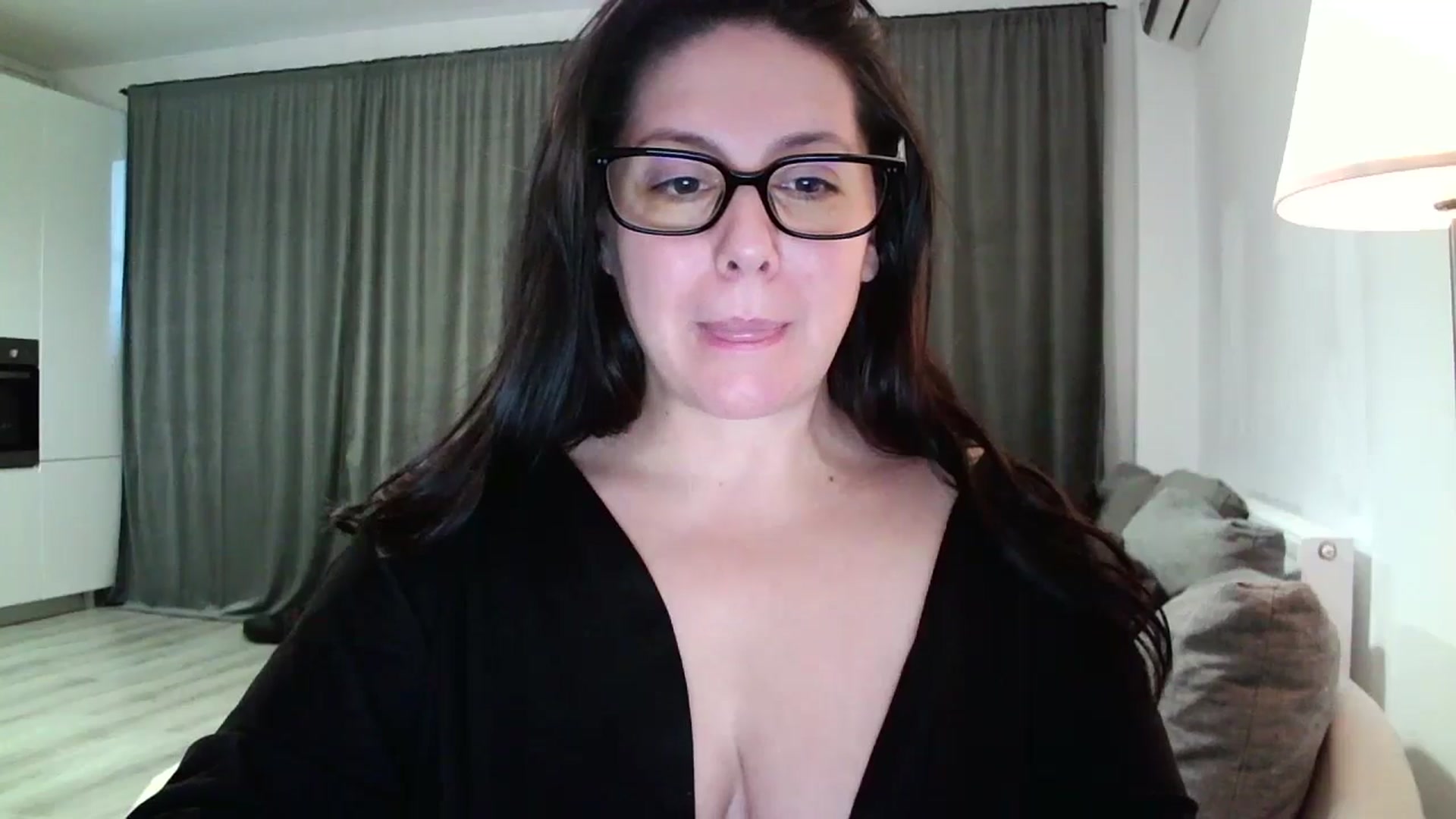 Gallery image thumbnail from SILKYWOMAN's myfreecams stream on, 11/16/2024, 15:12 image 2 of 20