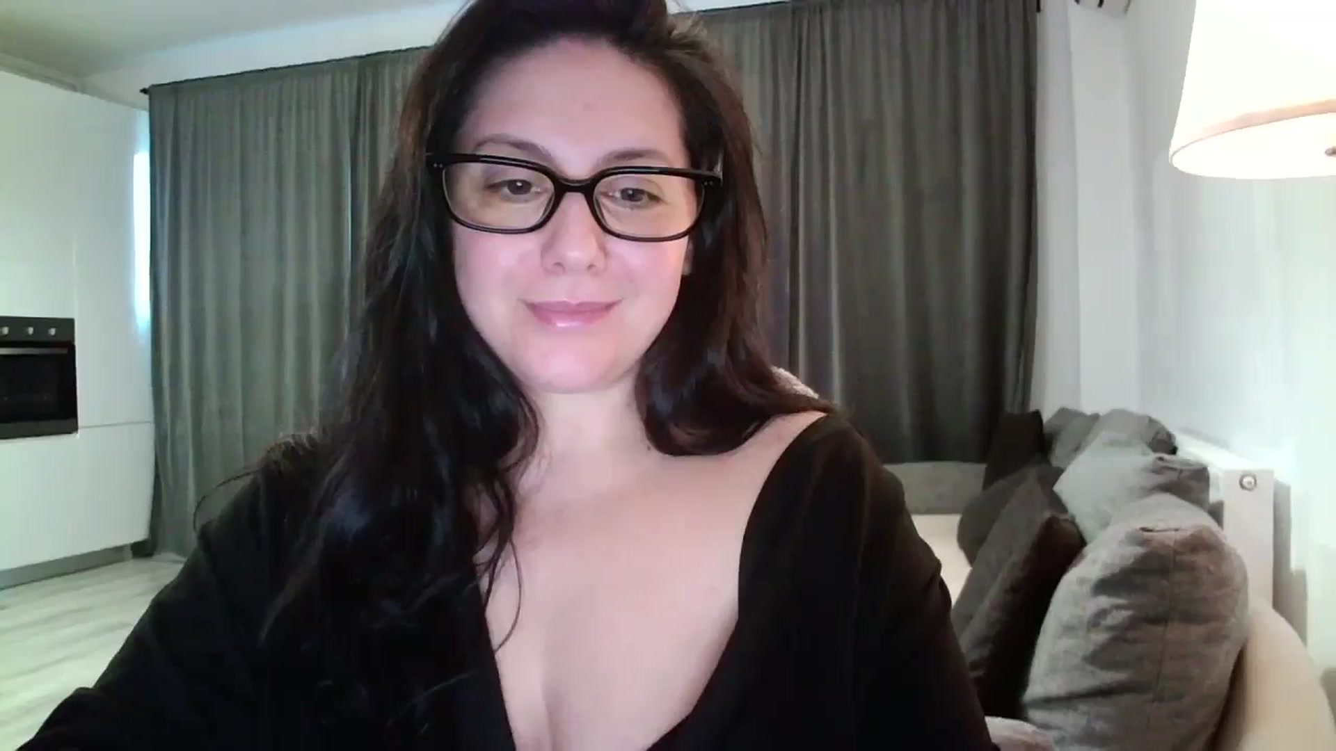 Gallery image thumbnail from SILKYWOMAN's myfreecams stream on, 11/17/2024, 14:46 image 17 of 20