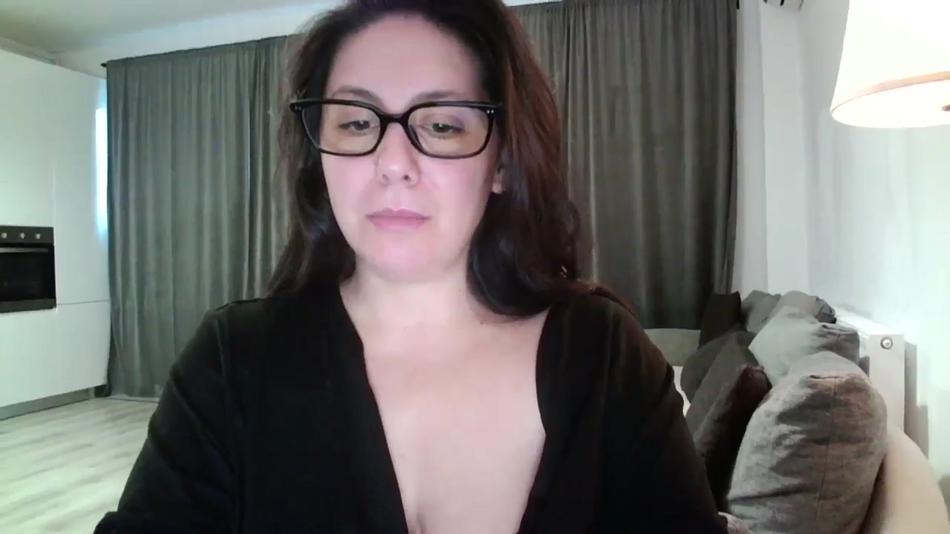 Gallery image thumbnail from SILKYWOMAN's myfreecams stream on, 11/17/2024, 14:46 image 18 of 20