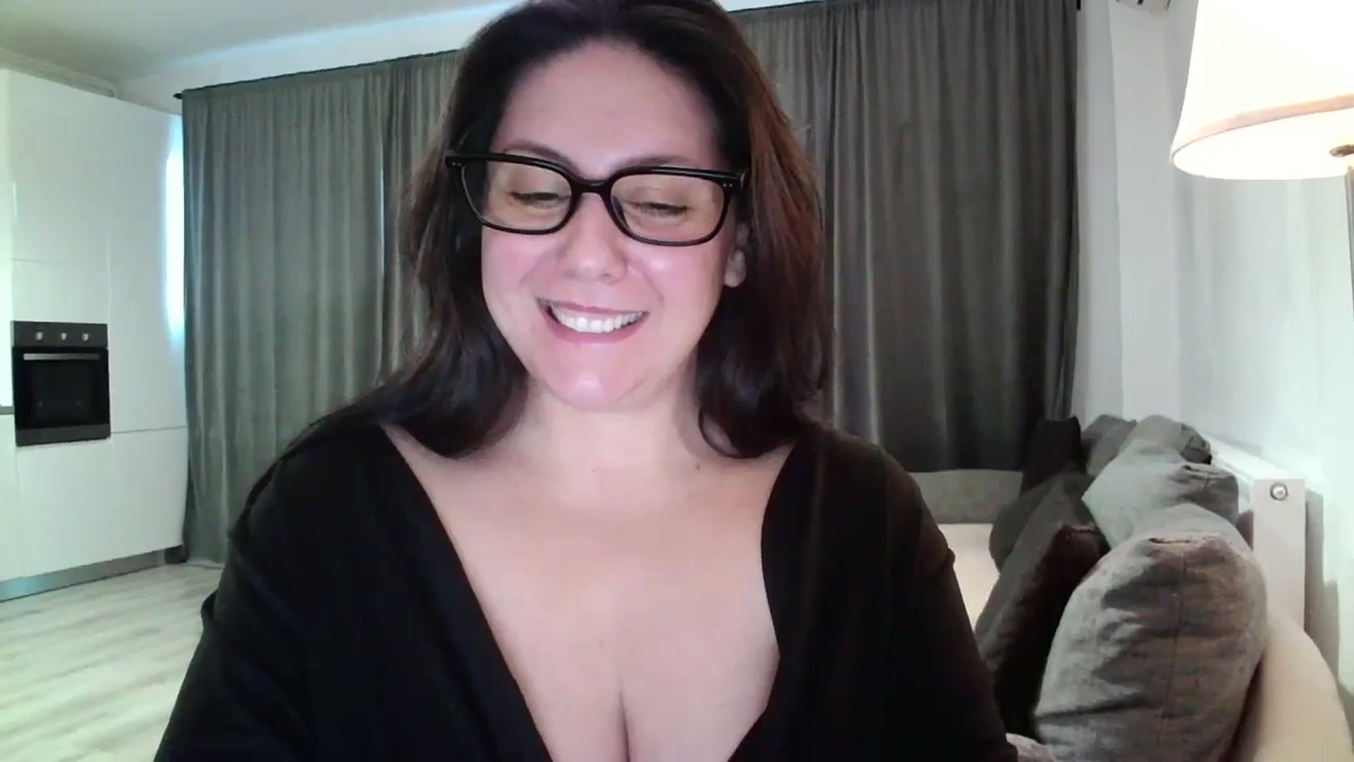 Gallery image thumbnail from SILKYWOMAN's myfreecams stream on, 11/17/2024, 14:46 image 13 of 20