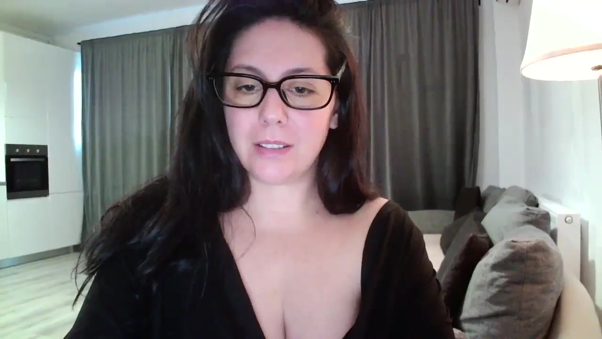 Gallery image thumbnail from SILKYWOMAN's myfreecams stream on, 11/17/2024, 14:46 image 15 of 20