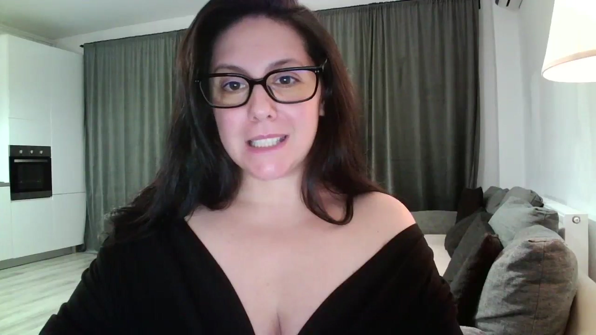 Gallery image thumbnail from SILKYWOMAN's myfreecams stream on, 11/17/2024, 15:45 image 14 of 20