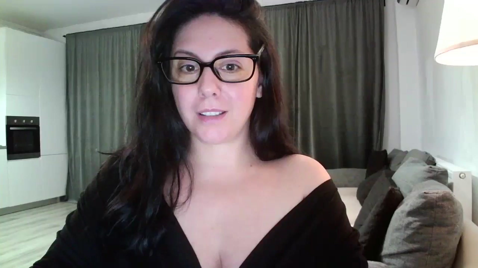 Gallery image thumbnail from SILKYWOMAN's myfreecams stream on, 11/17/2024, 15:45 image 16 of 20
