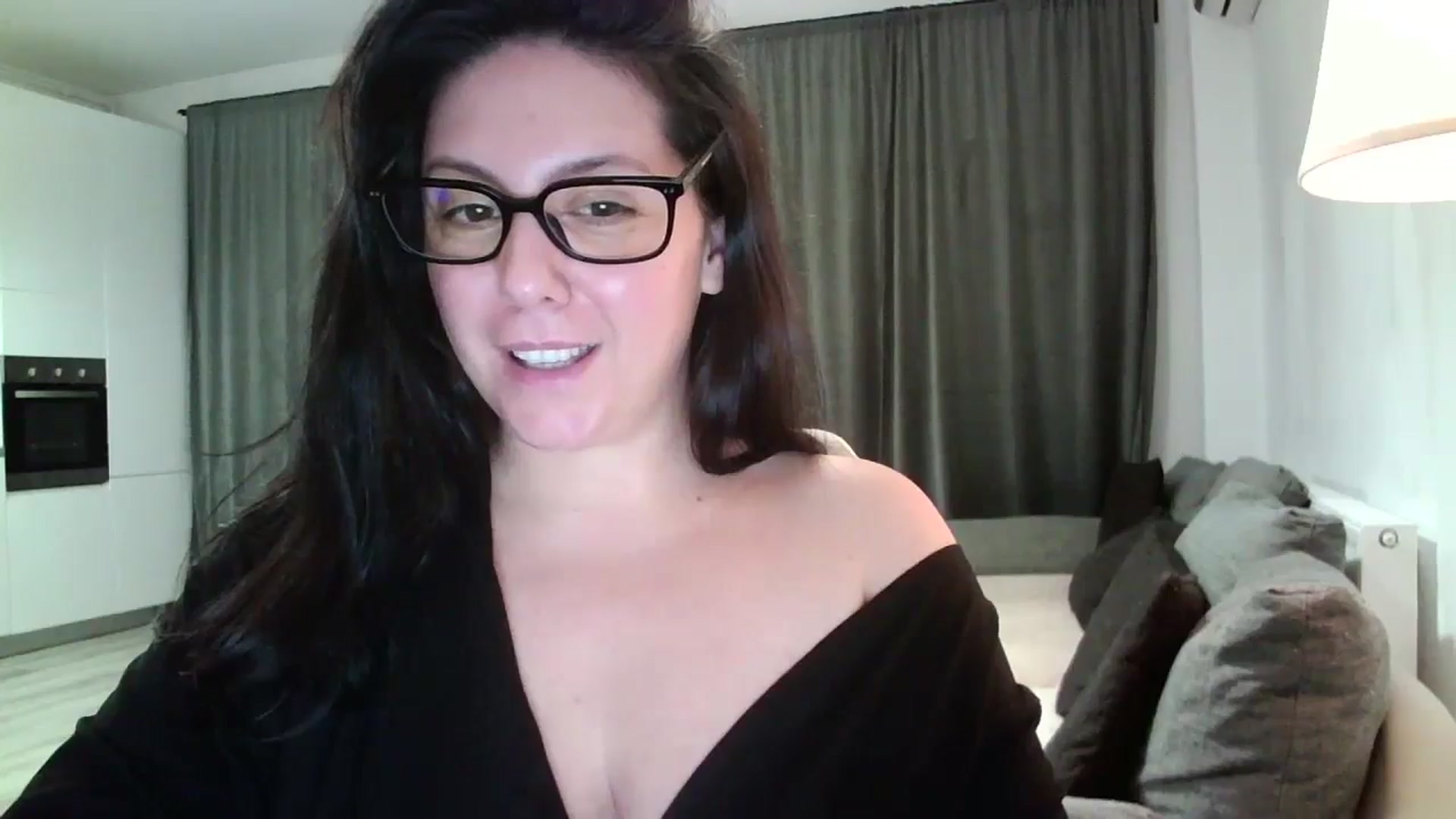 Gallery image thumbnail from SILKYWOMAN's myfreecams stream on, 11/17/2024, 15:45 image 10 of 20