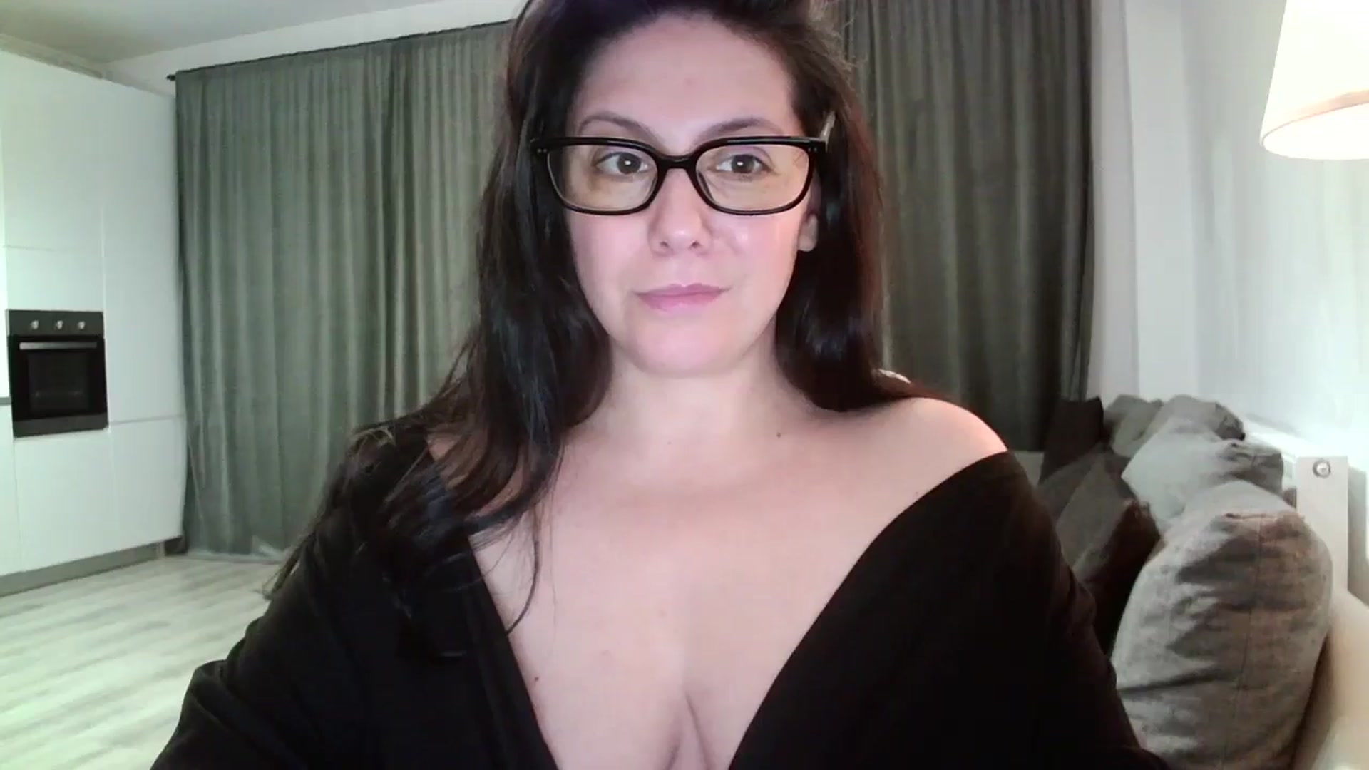 Gallery image thumbnail from SILKYWOMAN's myfreecams stream on, 11/17/2024, 17:09 image 10 of 20