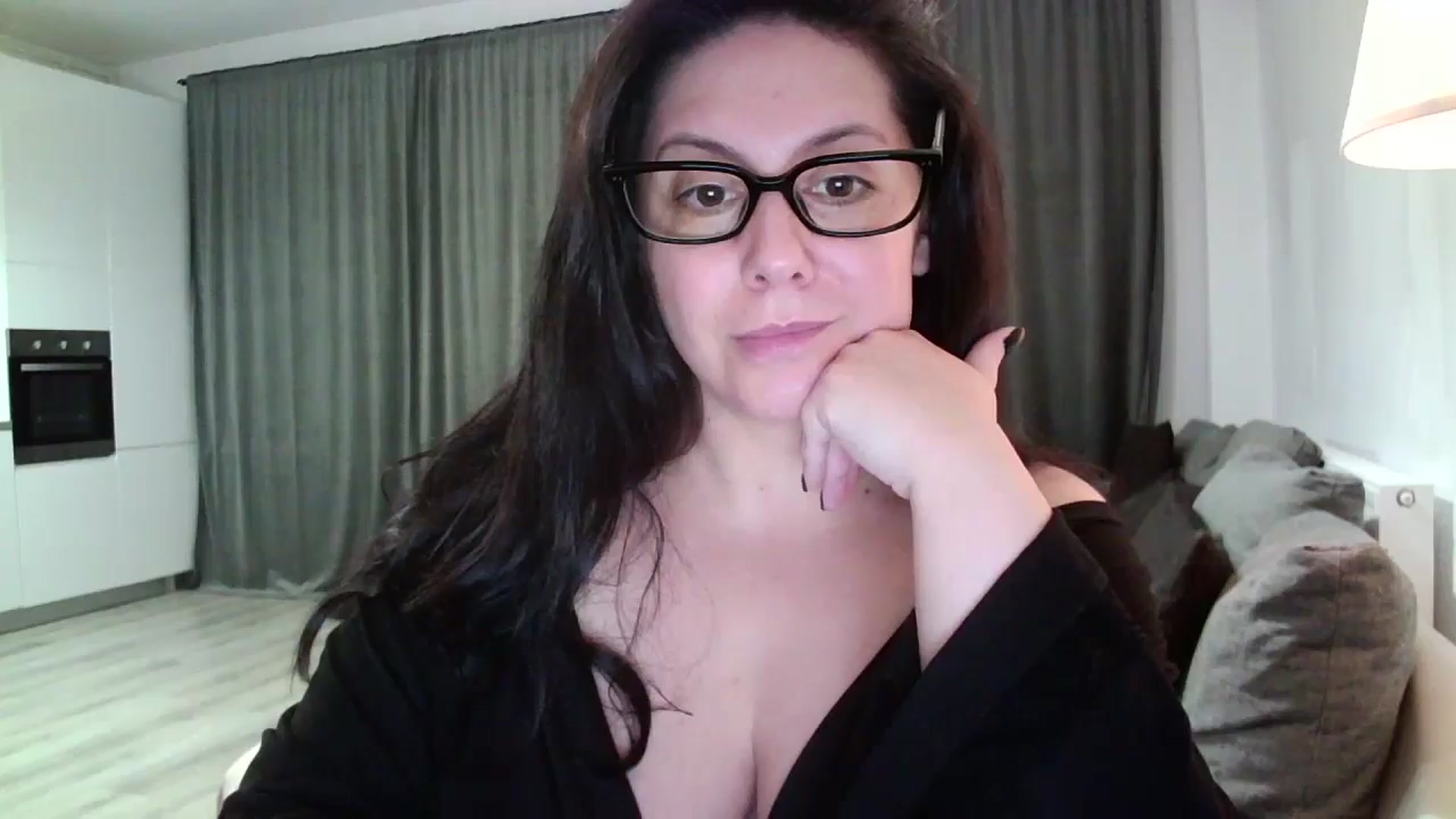 Gallery image thumbnail from SILKYWOMAN's myfreecams stream on, 11/17/2024, 17:09 image 12 of 20