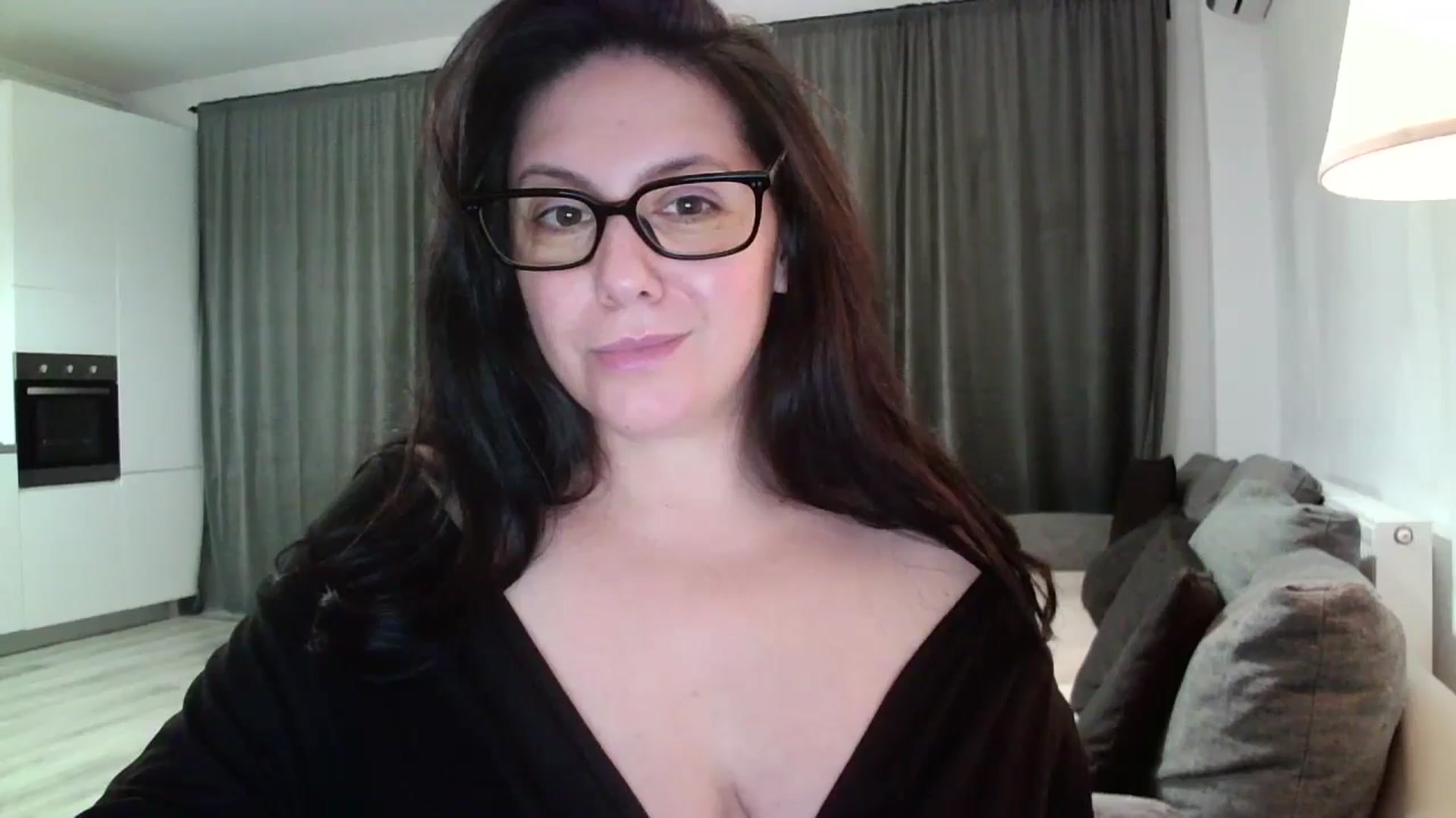 Gallery image thumbnail from SILKYWOMAN's myfreecams stream on, 11/17/2024, 17:09 image 2 of 20