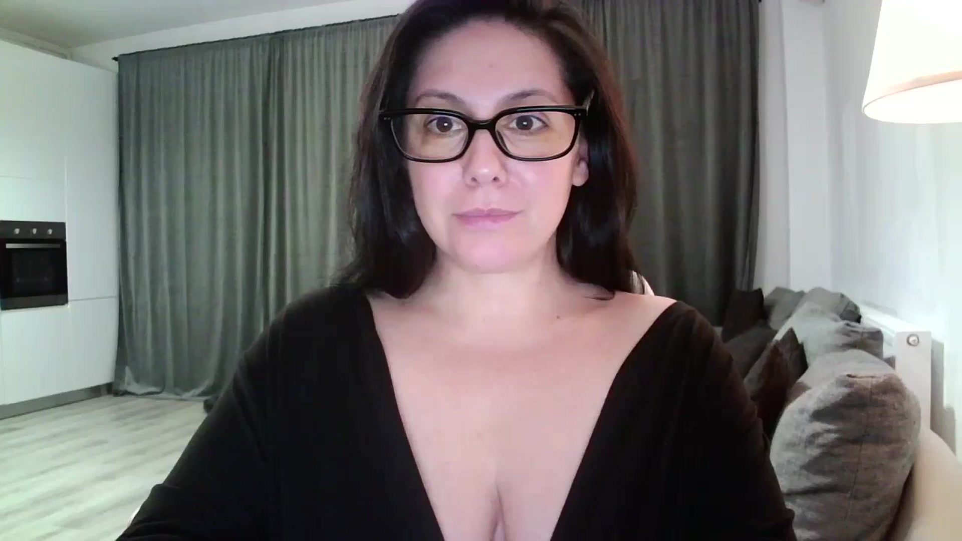Gallery image thumbnail from SILKYWOMAN's myfreecams stream on, 11/17/2024, 19:10 image 7 of 20