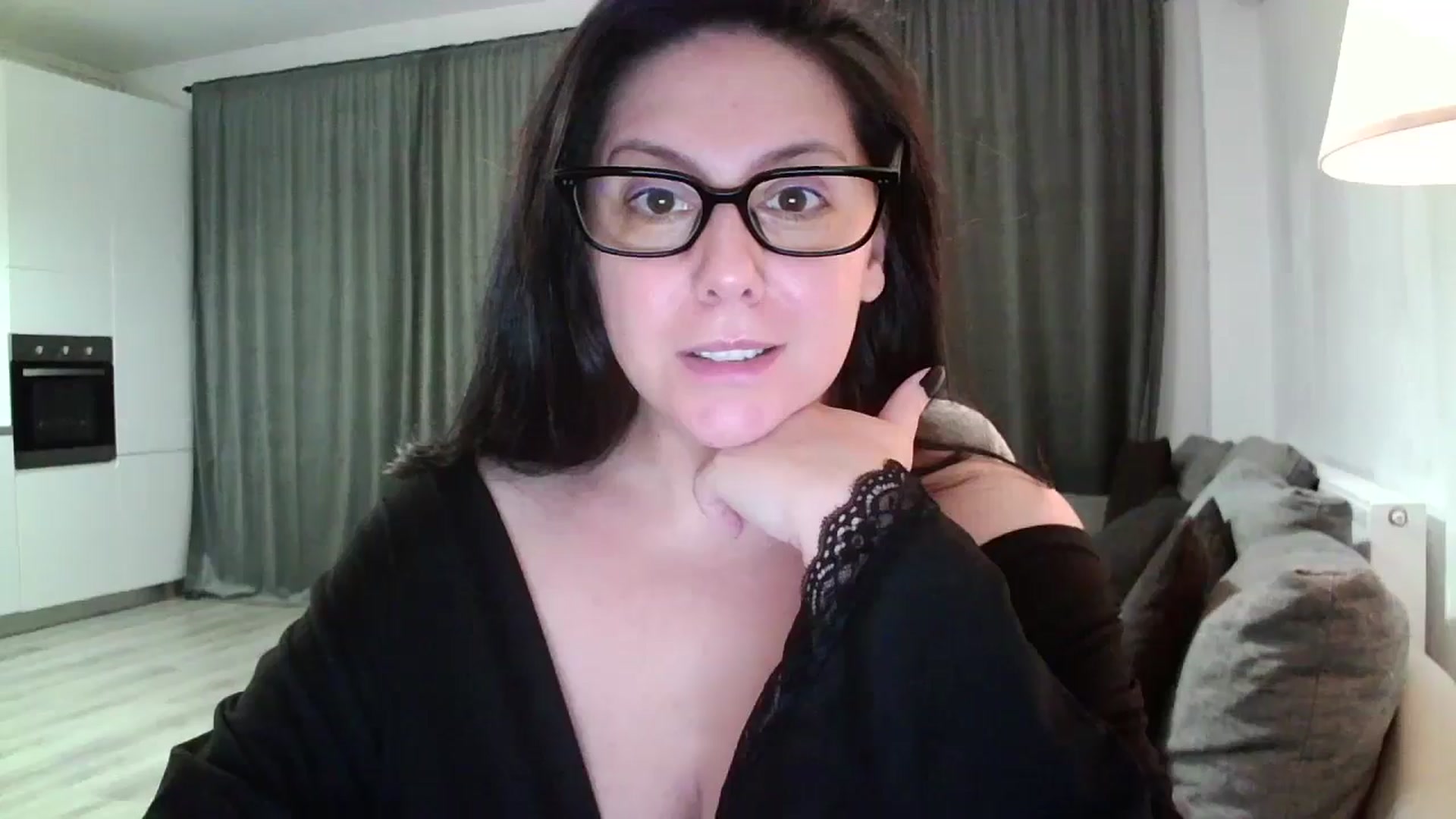 Gallery image thumbnail from SILKYWOMAN's myfreecams stream on, 11/17/2024, 19:10 image 13 of 20
