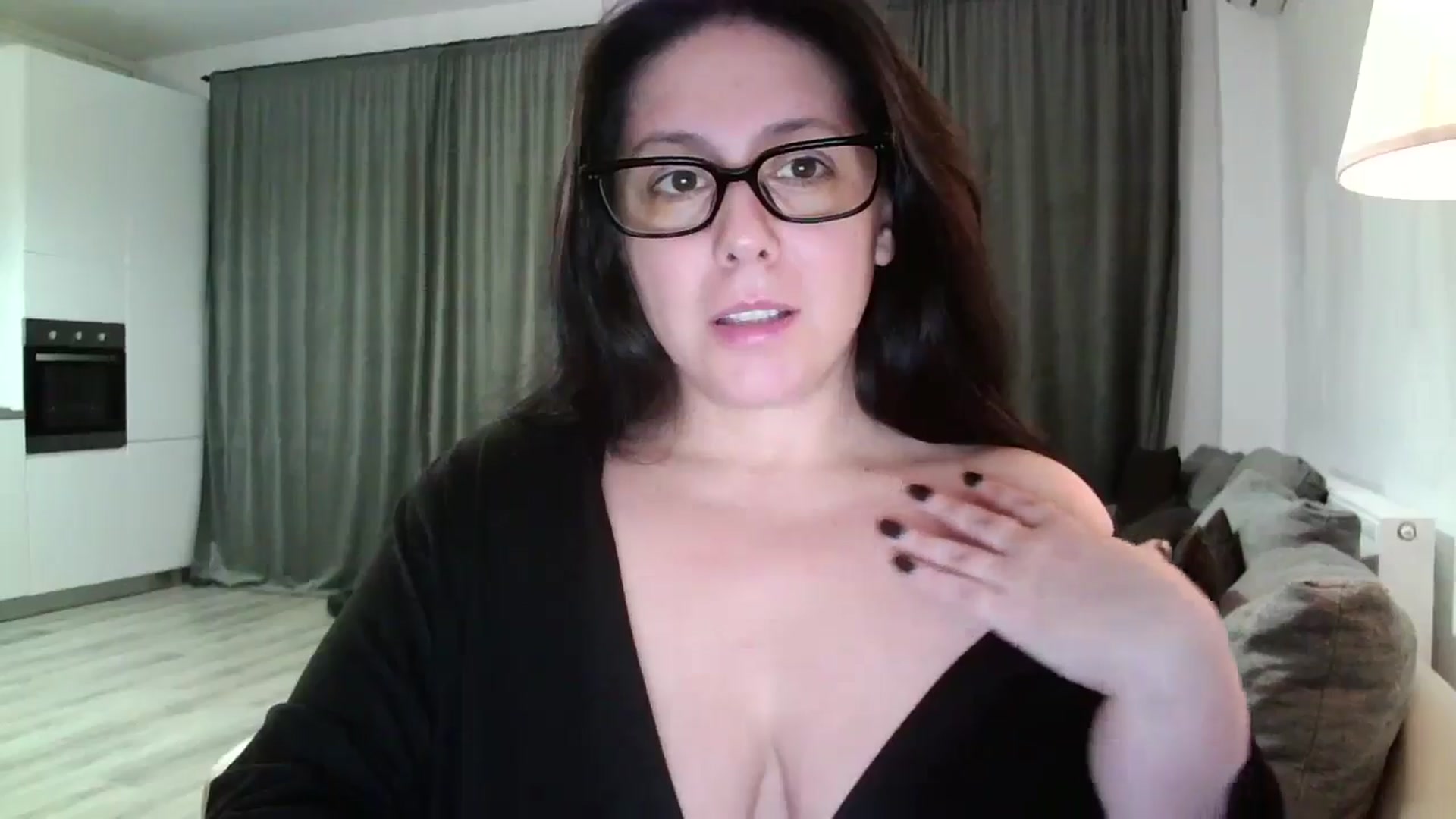 Gallery image thumbnail from SILKYWOMAN's myfreecams stream on, 11/17/2024, 19:10 image 2 of 20