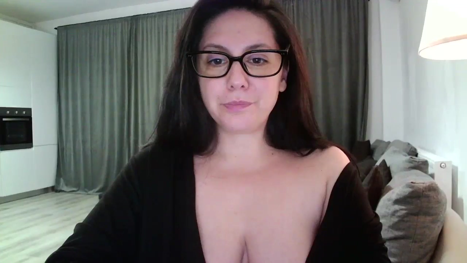 Gallery image thumbnail from SILKYWOMAN's myfreecams stream on, 11/17/2024, 19:10 image 8 of 20