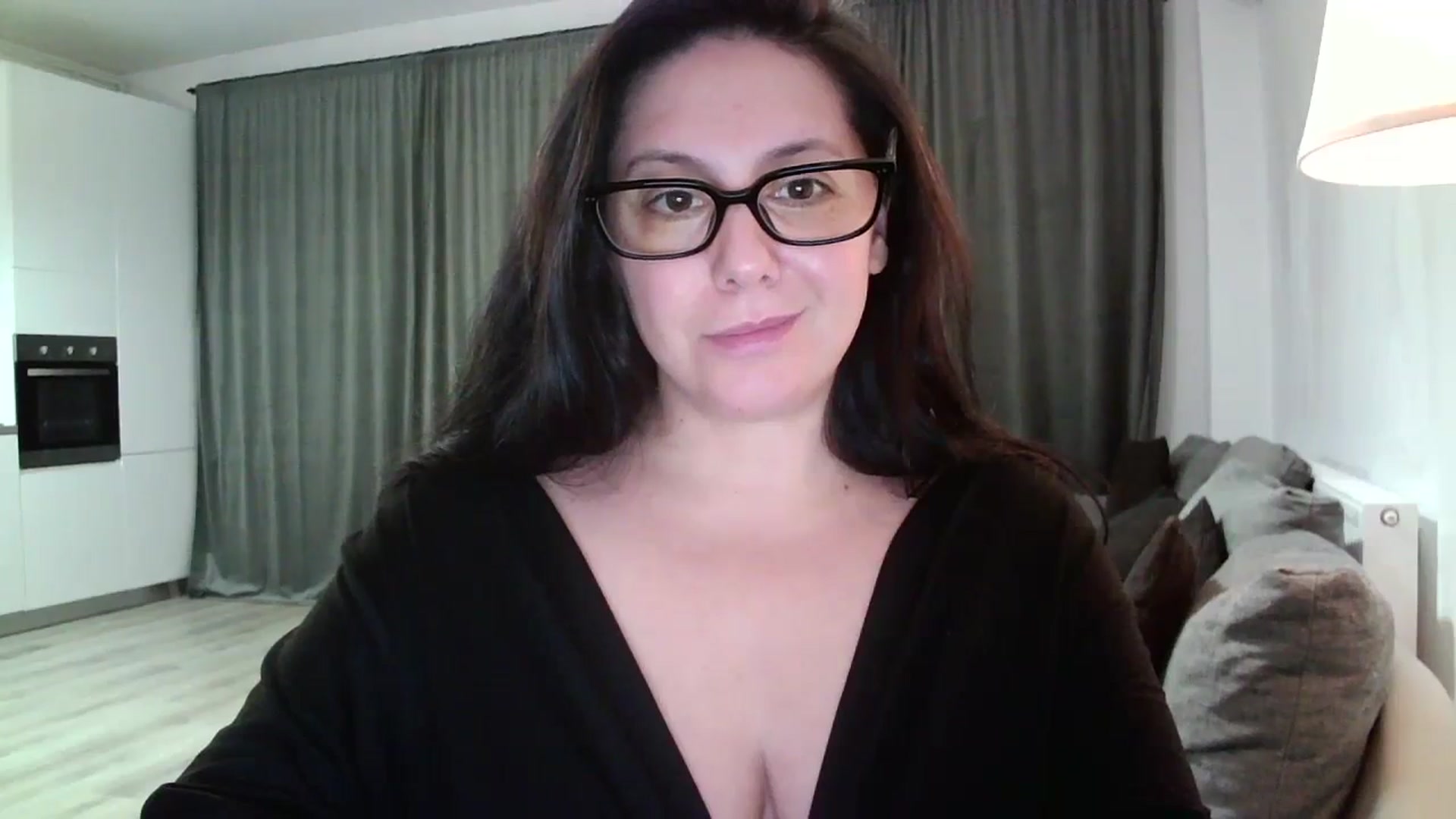 Gallery image thumbnail from SILKYWOMAN's myfreecams stream on, 11/17/2024, 19:10 image 10 of 20