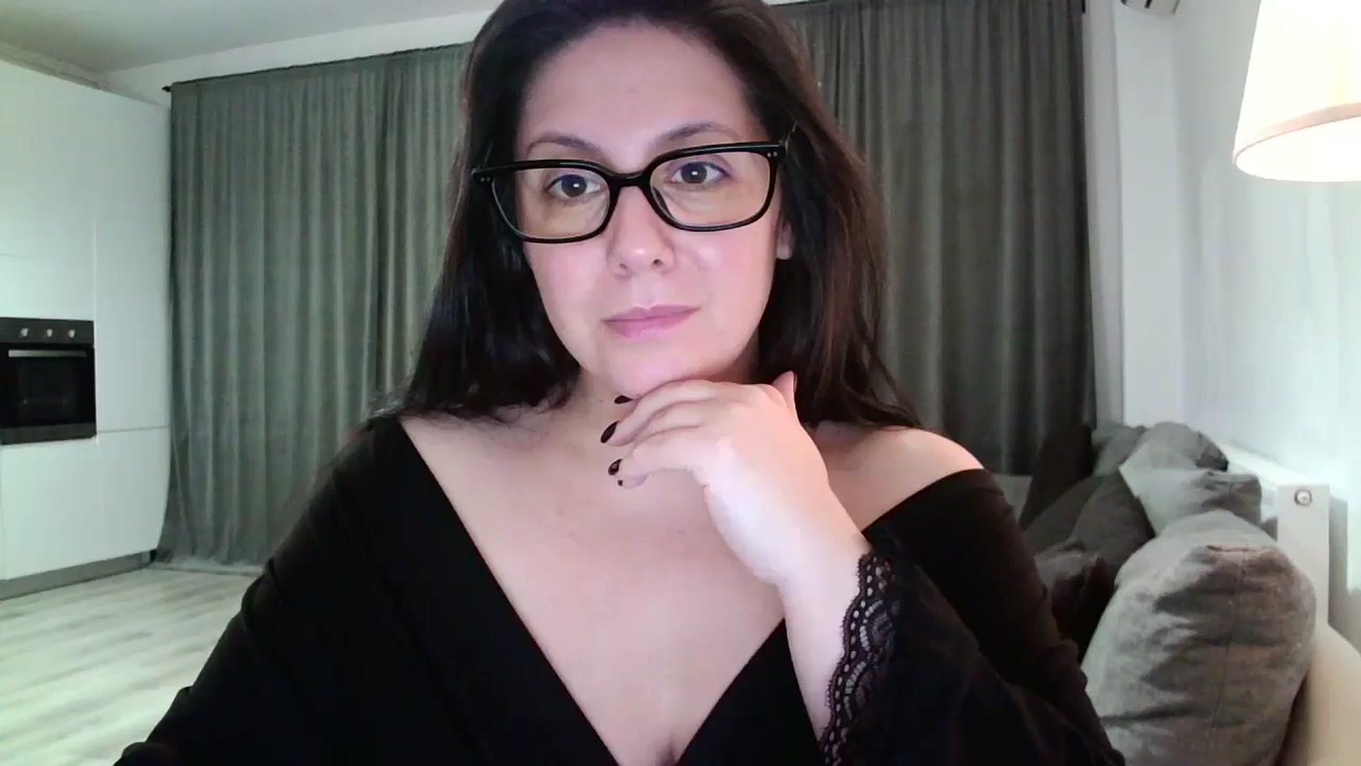 Gallery image thumbnail from SILKYWOMAN's myfreecams stream on, 11/18/2024, 17:16 image 17 of 20