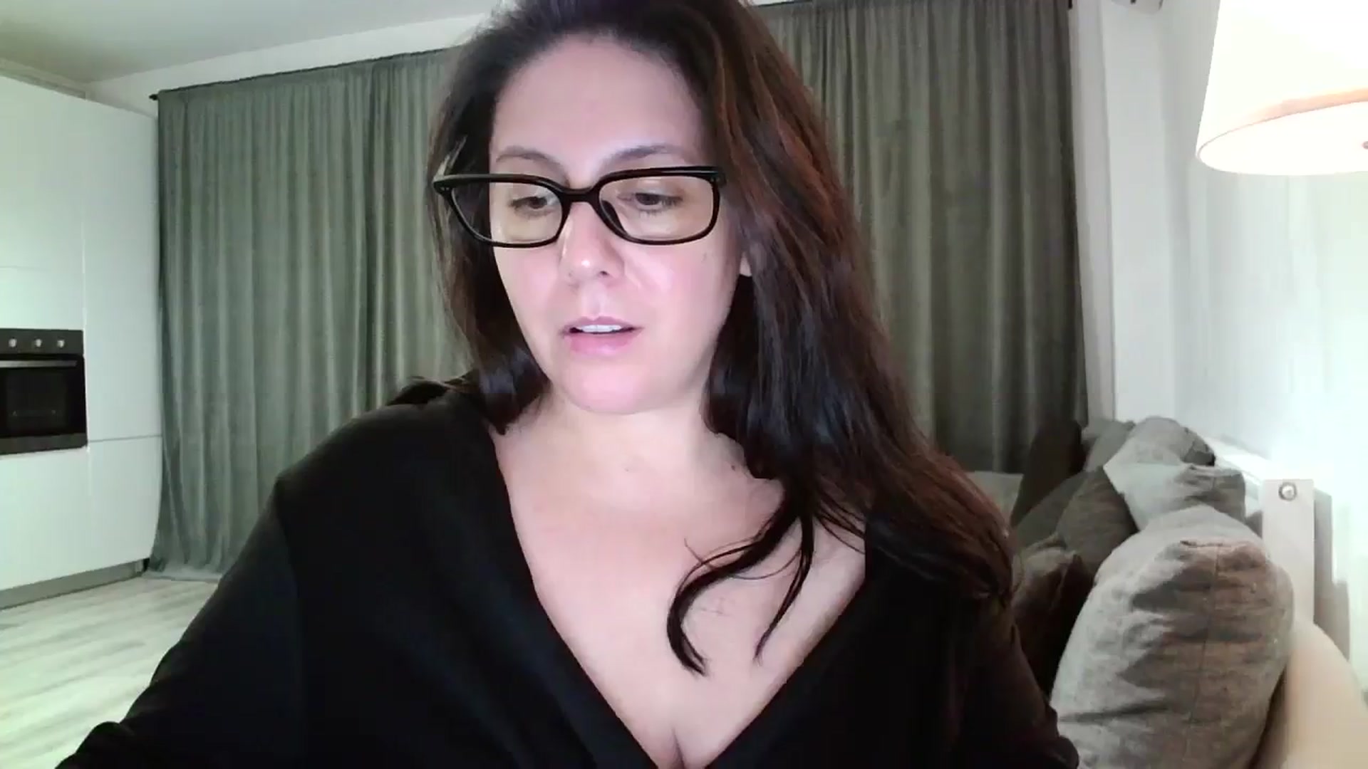 Gallery image thumbnail from SILKYWOMAN's myfreecams stream on, 11/18/2024, 17:47 image 2 of 20