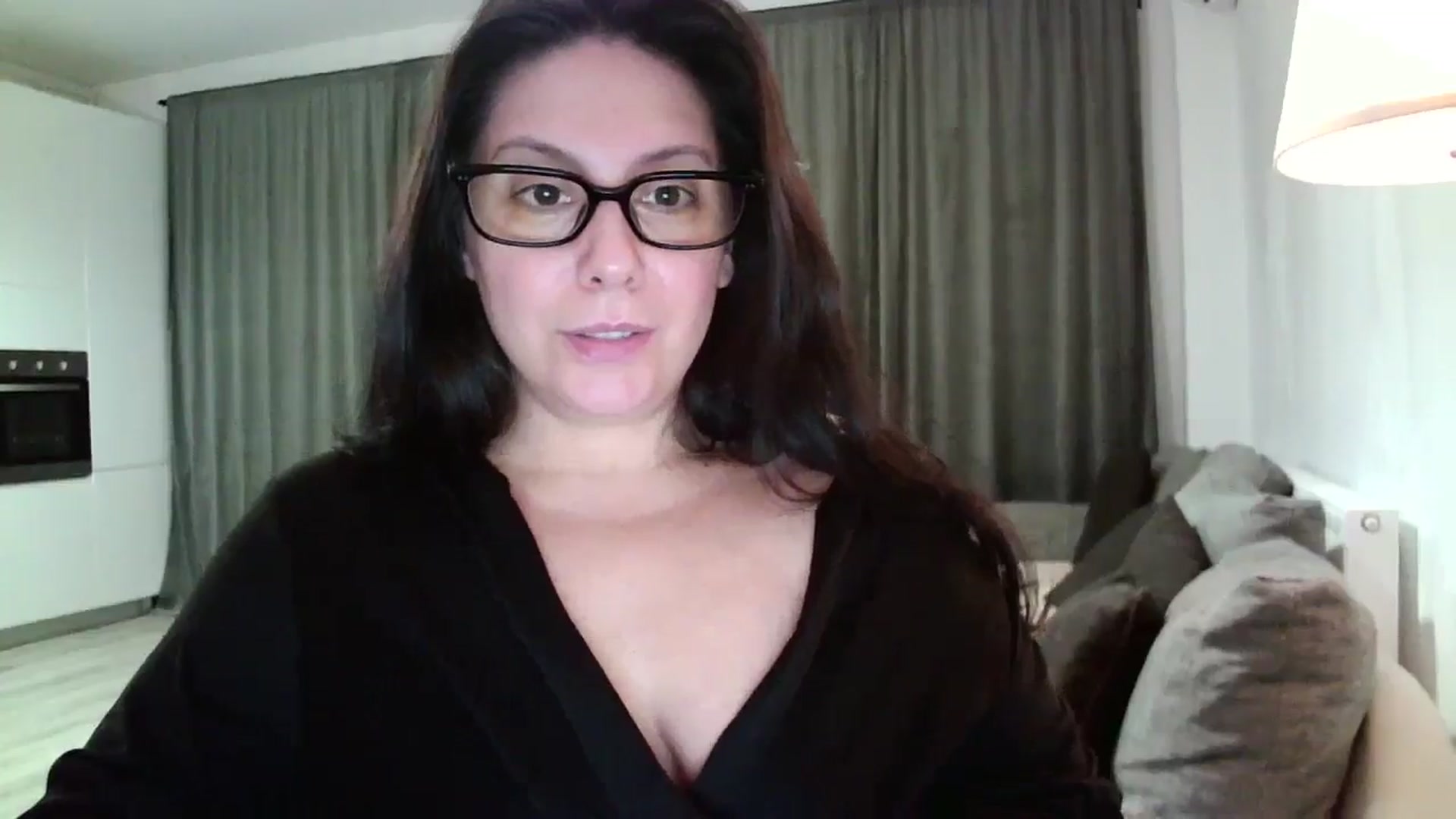 Gallery image thumbnail from SILKYWOMAN's myfreecams stream on, 11/18/2024, 17:47 image 7 of 20