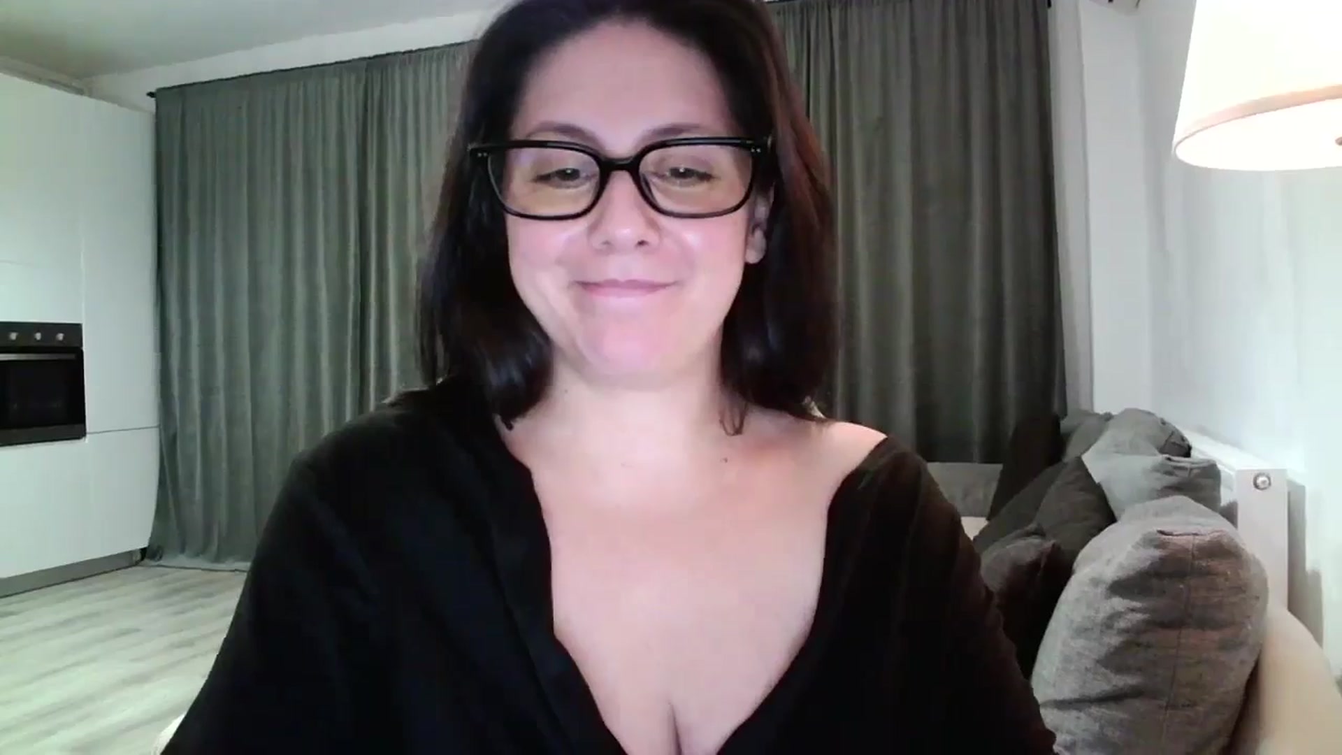 Gallery image thumbnail from SILKYWOMAN's myfreecams stream on, 11/18/2024, 17:47 image 4 of 20