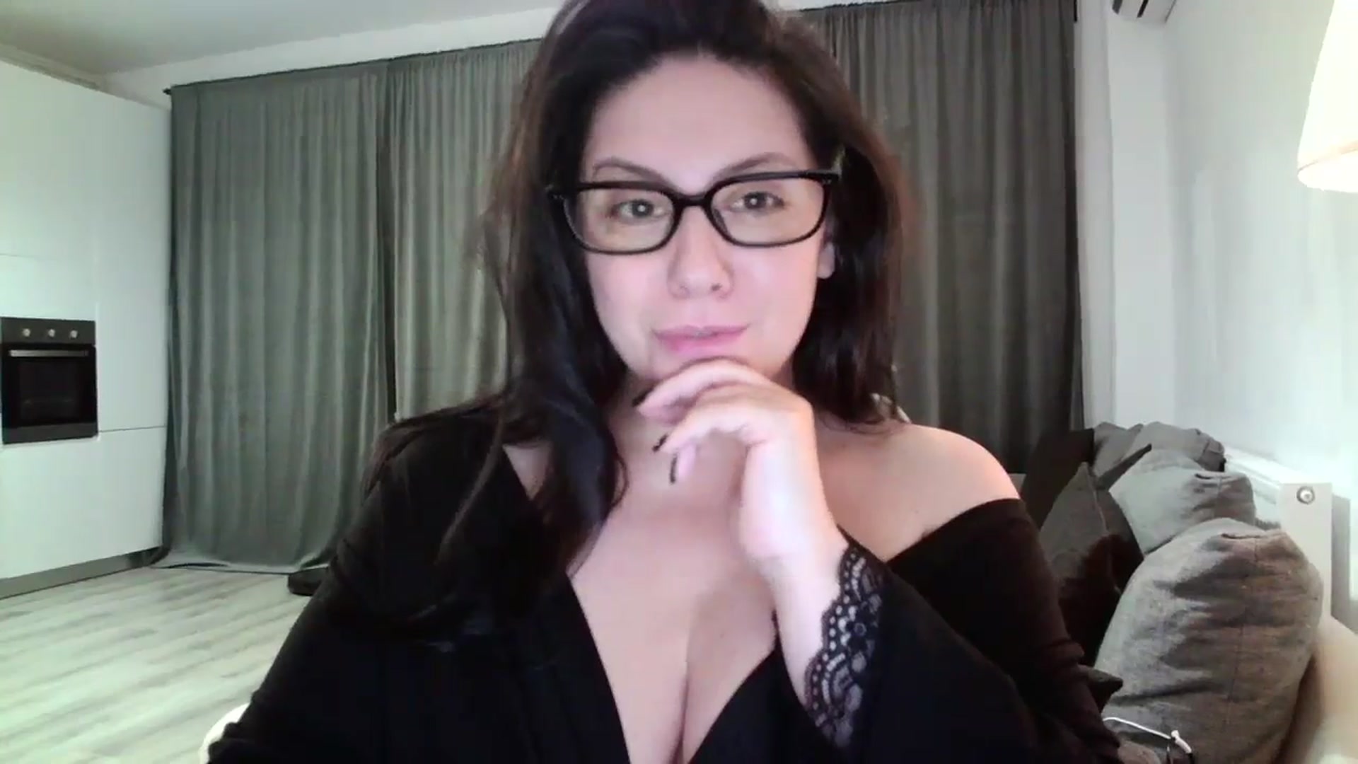 Gallery image thumbnail from SILKYWOMAN's myfreecams stream on, 11/21/2024, 16:34 image 7 of 20