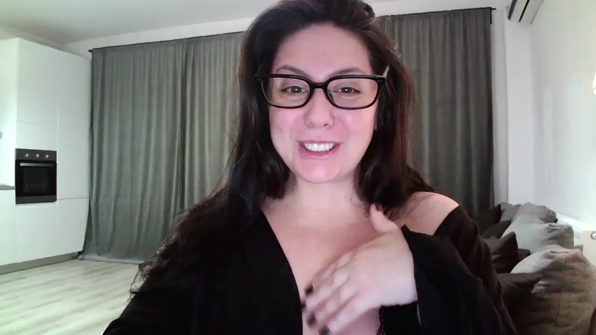 Gallery image thumbnail from SILKYWOMAN's myfreecams stream on, 11/22/2024, 17:01 image 4 of 20