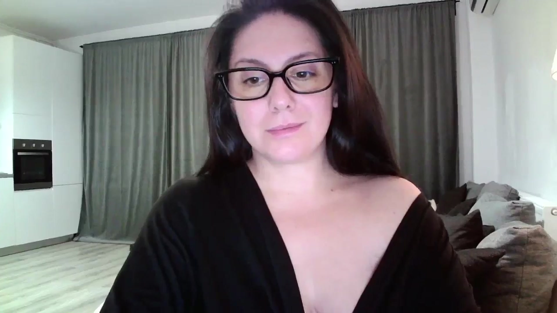 Gallery image thumbnail from SILKYWOMAN's myfreecams stream on, 11/22/2024, 17:50 image 16 of 20