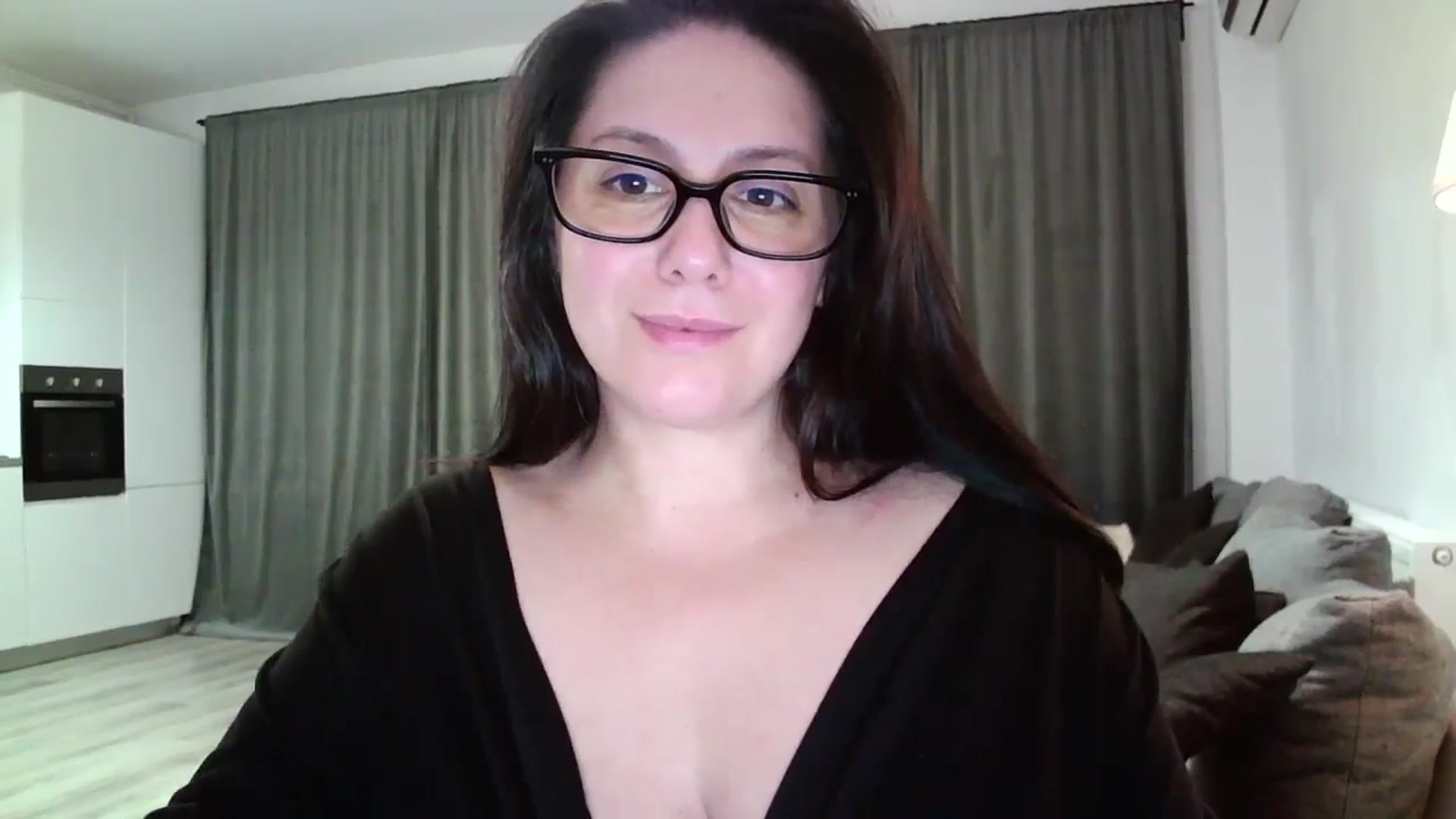 Gallery image thumbnail from SILKYWOMAN's myfreecams stream on, 11/22/2024, 17:50 image 10 of 20