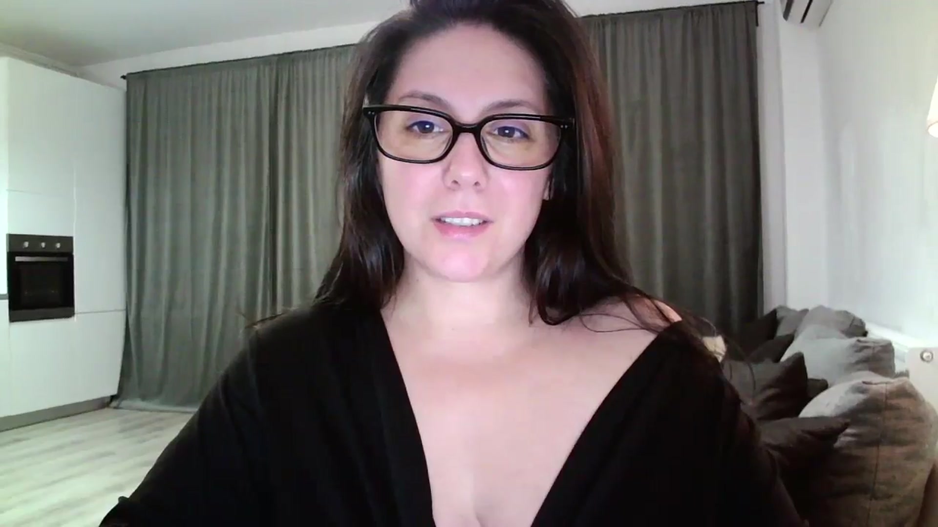 Gallery image thumbnail from SILKYWOMAN's myfreecams stream on, 11/22/2024, 17:50 image 13 of 20