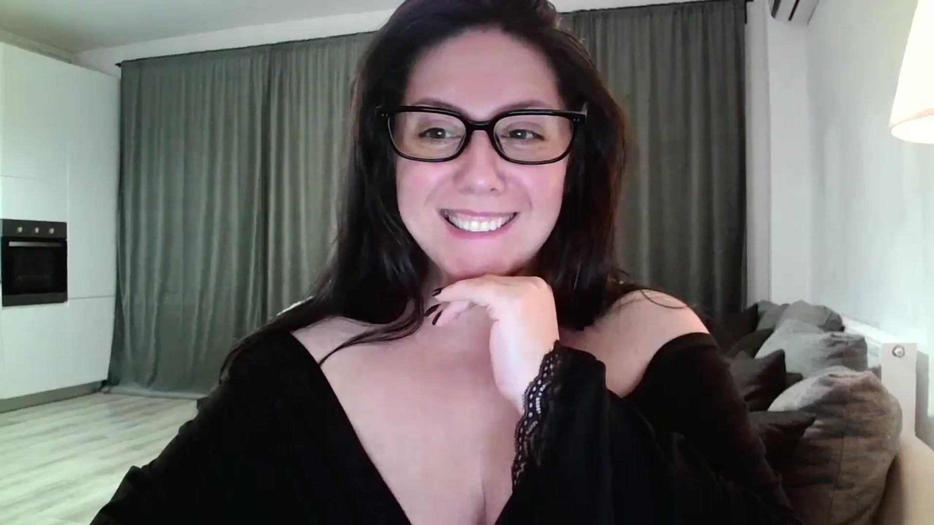 Gallery image thumbnail from SILKYWOMAN's myfreecams stream on, 11/22/2024, 20:14 image 5 of 20