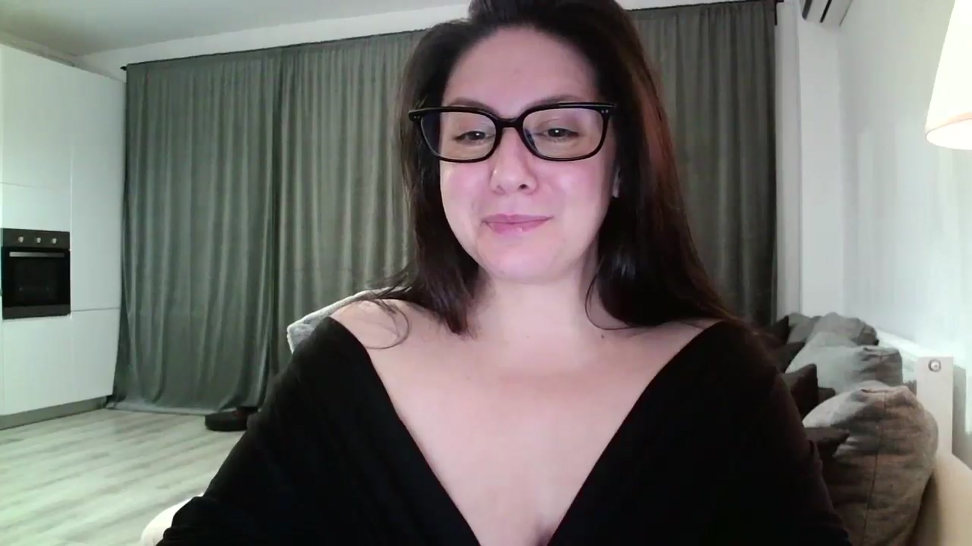 Gallery image thumbnail from SILKYWOMAN's myfreecams stream on, 11/22/2024, 20:14 image 3 of 20