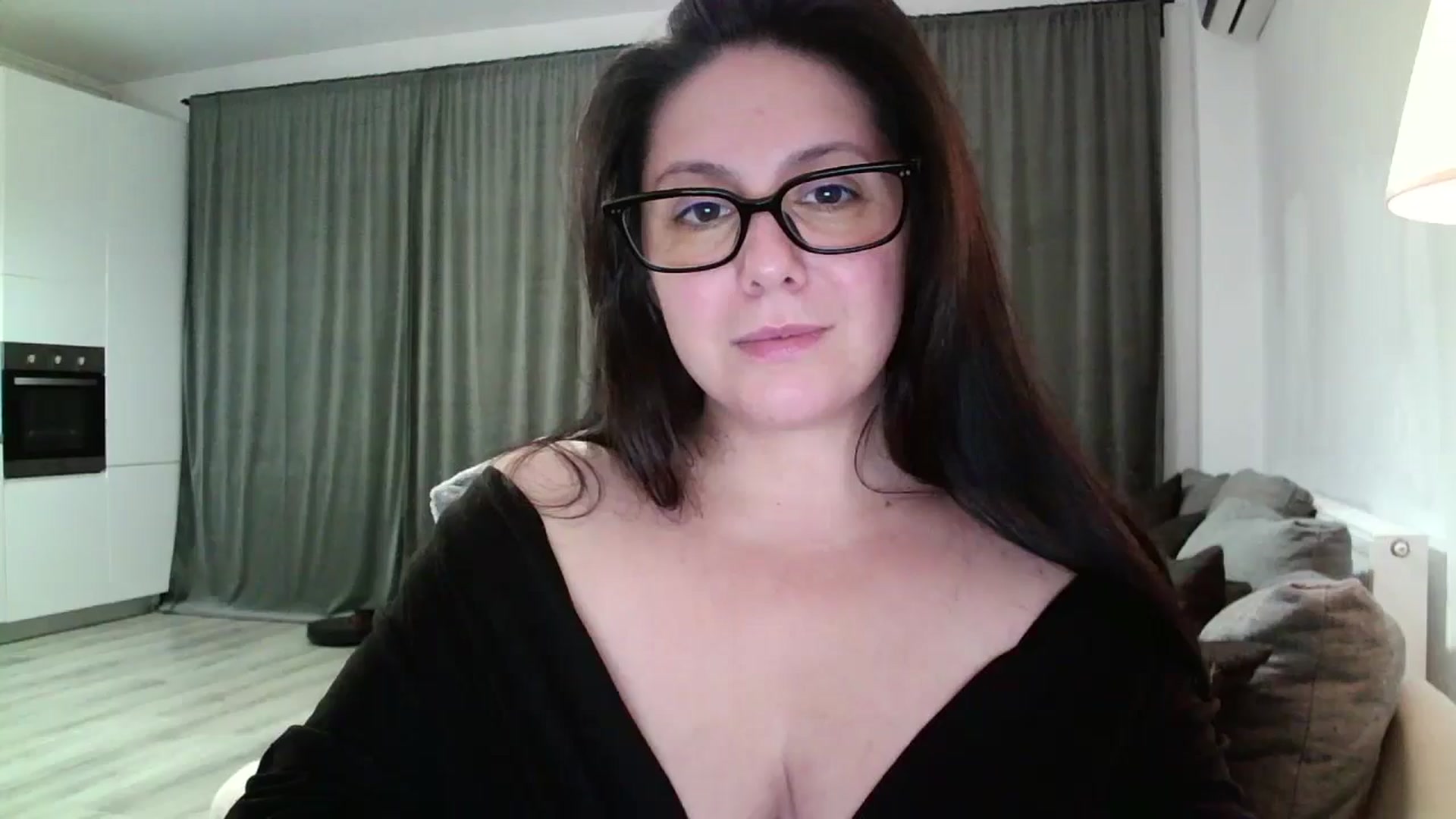 Gallery image thumbnail from SILKYWOMAN's myfreecams stream on, 11/22/2024, 20:14 image 4 of 20