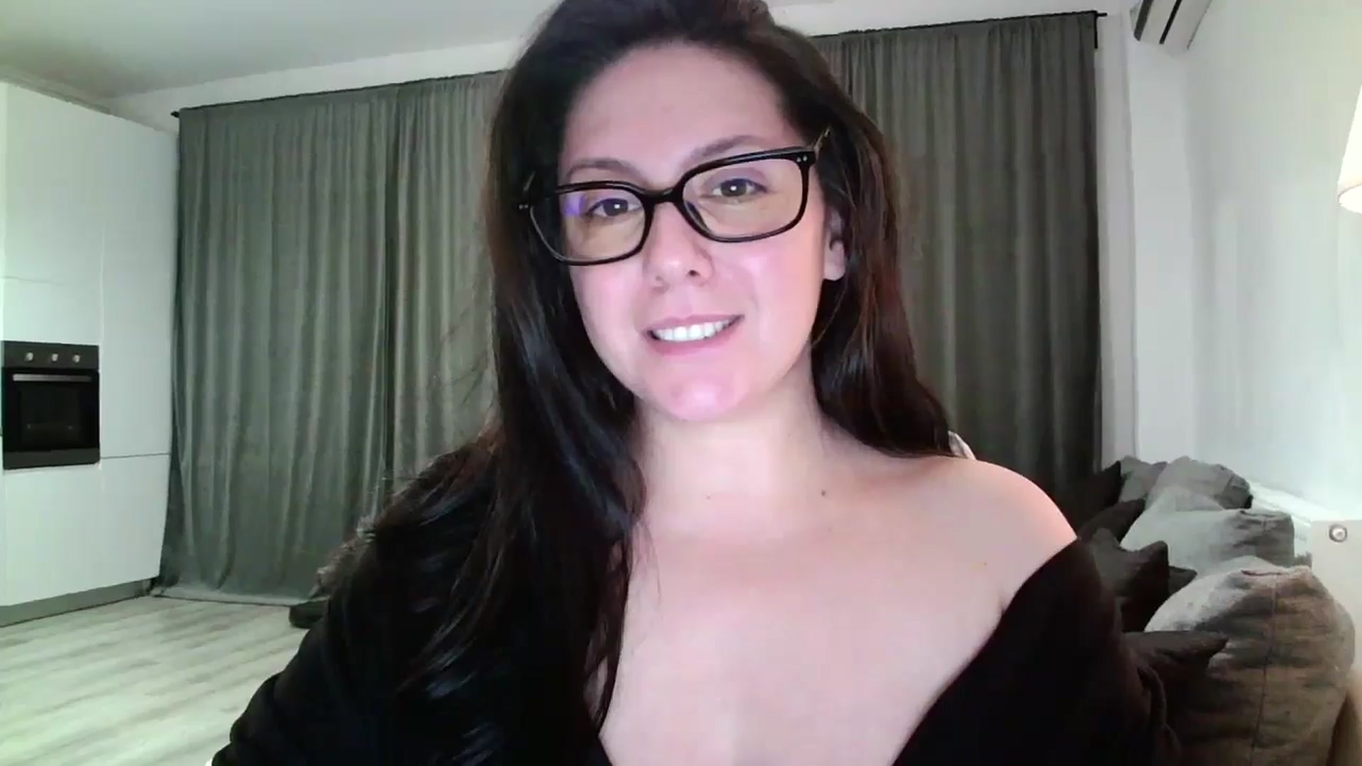 Gallery image thumbnail from SILKYWOMAN's myfreecams stream on, 11/22/2024, 22:55 image 8 of 20