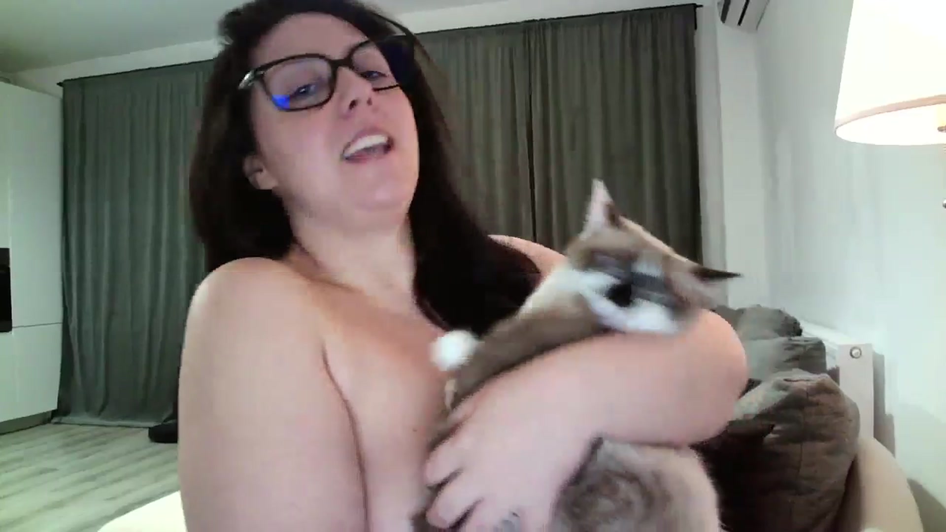 Gallery image thumbnail from SILKYWOMAN's myfreecams stream on, 11/22/2024, 22:55 image 11 of 20