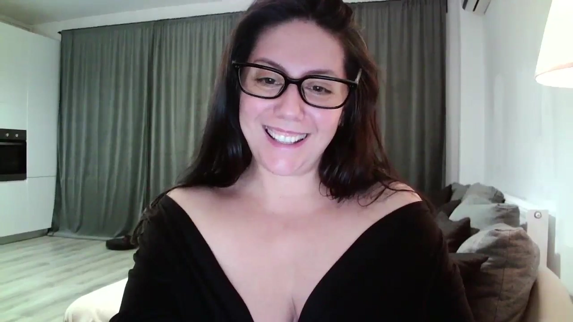 Gallery image thumbnail from SILKYWOMAN's myfreecams stream on, 11/22/2024, 22:55 image 14 of 20