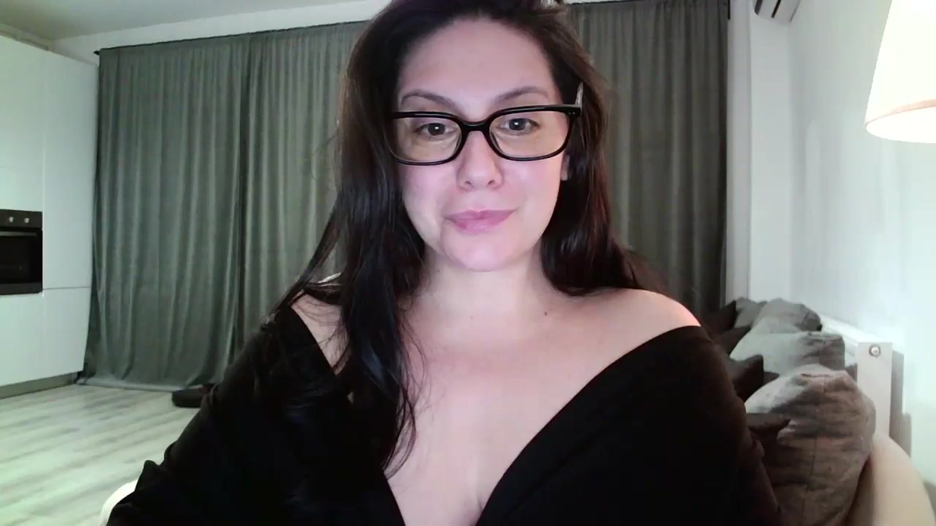 Gallery image thumbnail from SILKYWOMAN's myfreecams stream on, 11/22/2024, 22:55 image 12 of 20