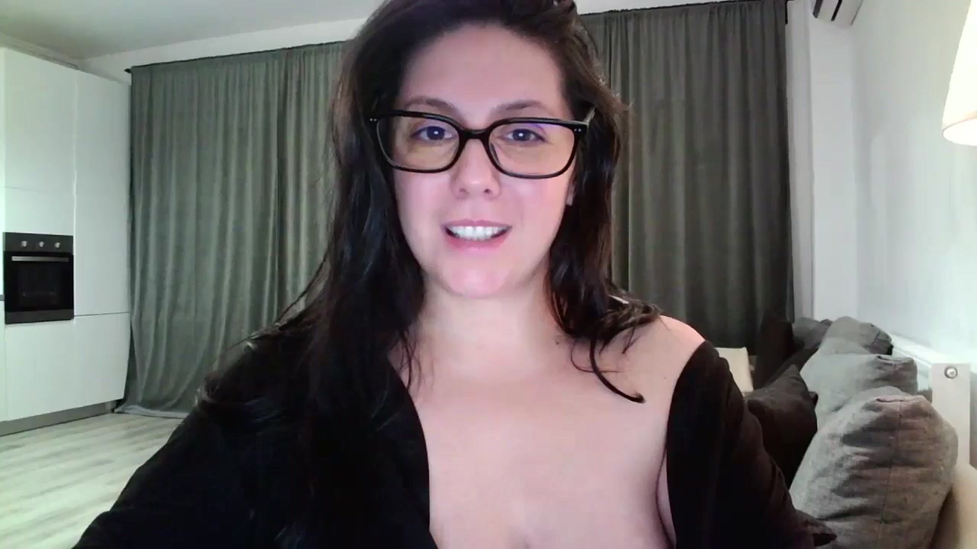 Gallery image thumbnail from SILKYWOMAN's myfreecams stream on, 11/23/2024, 15:49 image 4 of 20