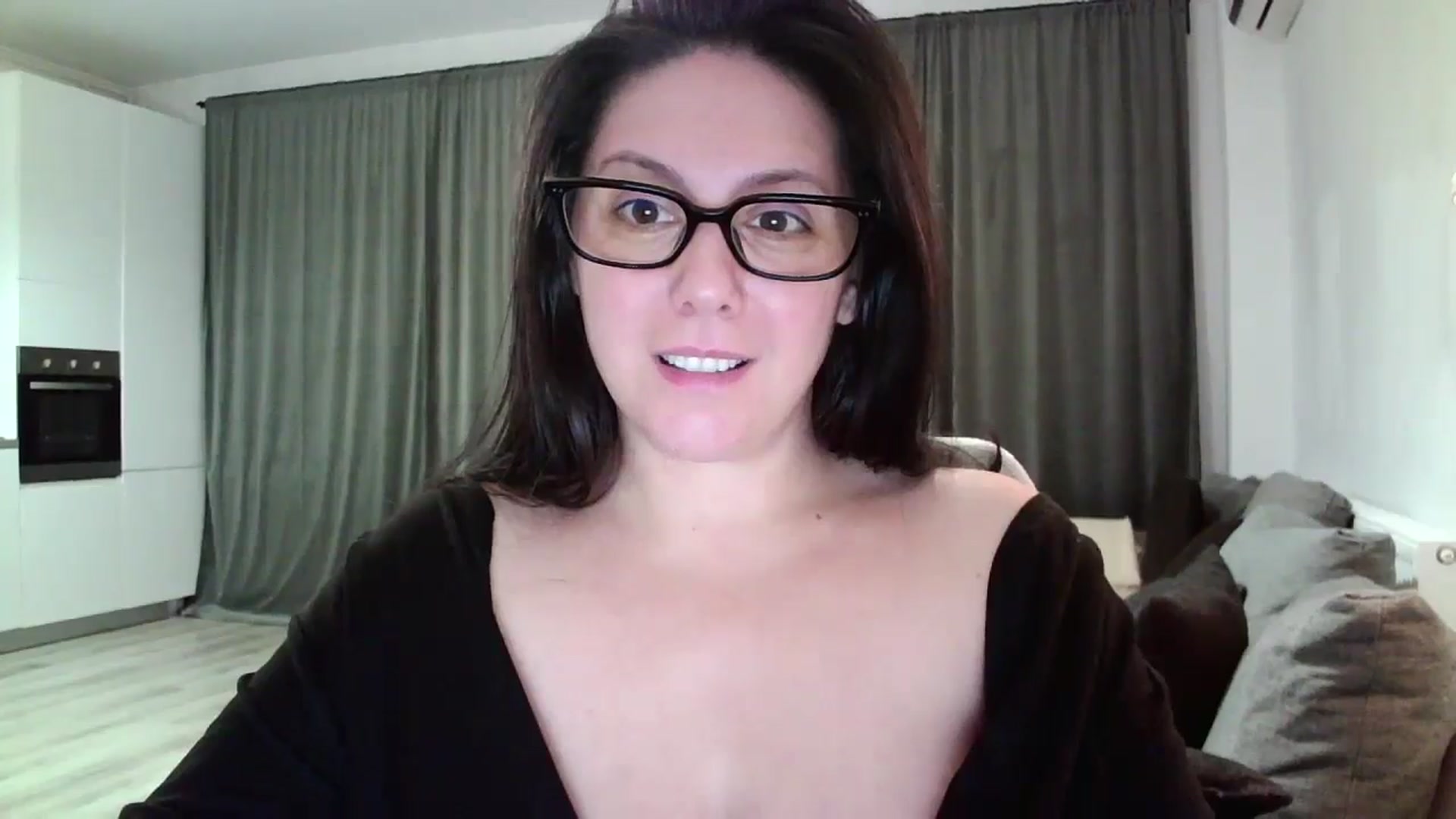 Gallery image thumbnail from SILKYWOMAN's myfreecams stream on, 11/23/2024, 15:49 image 15 of 20