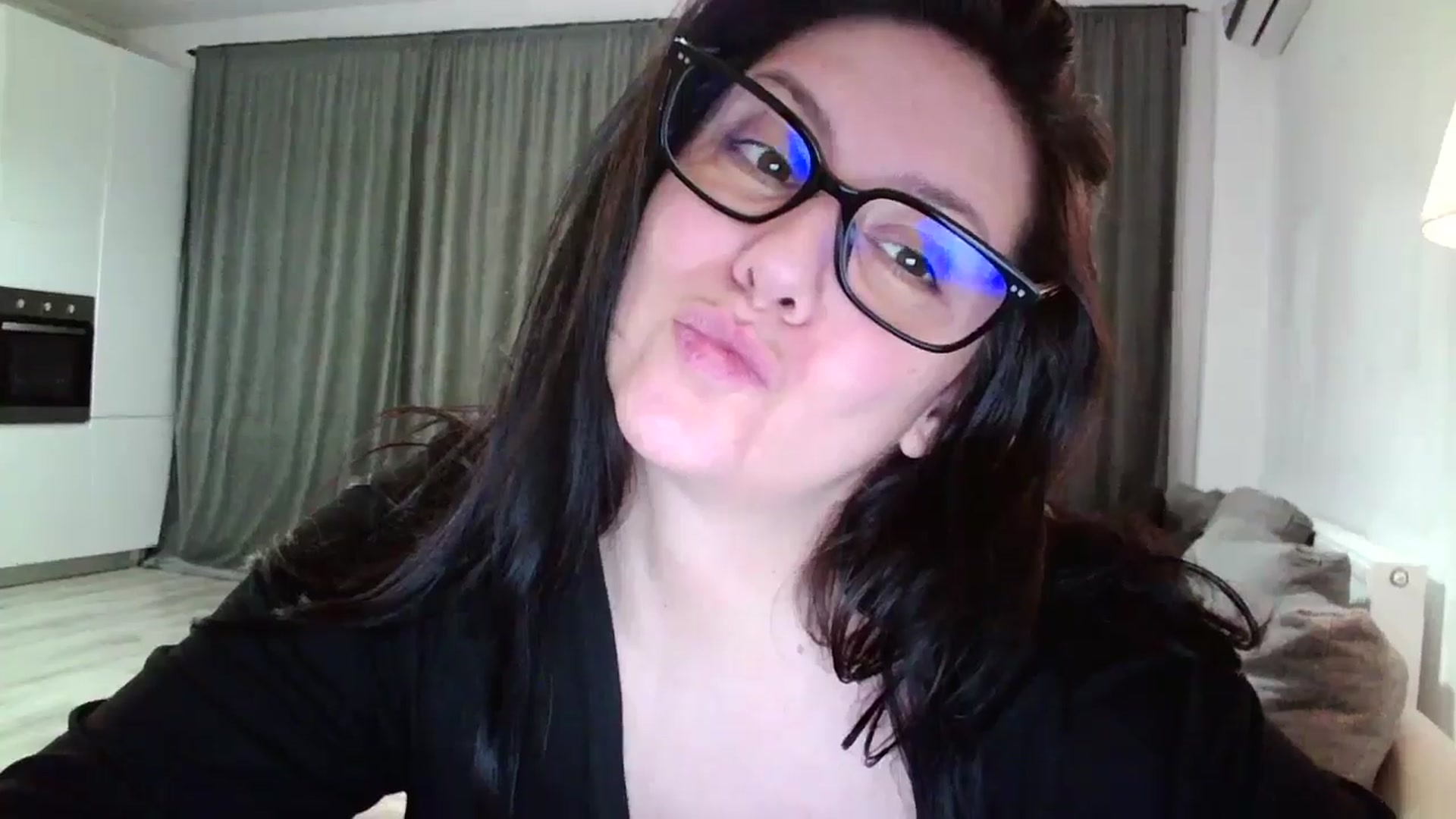 Gallery image thumbnail from SILKYWOMAN's myfreecams stream on, 11/23/2024, 16:49 image 5 of 20