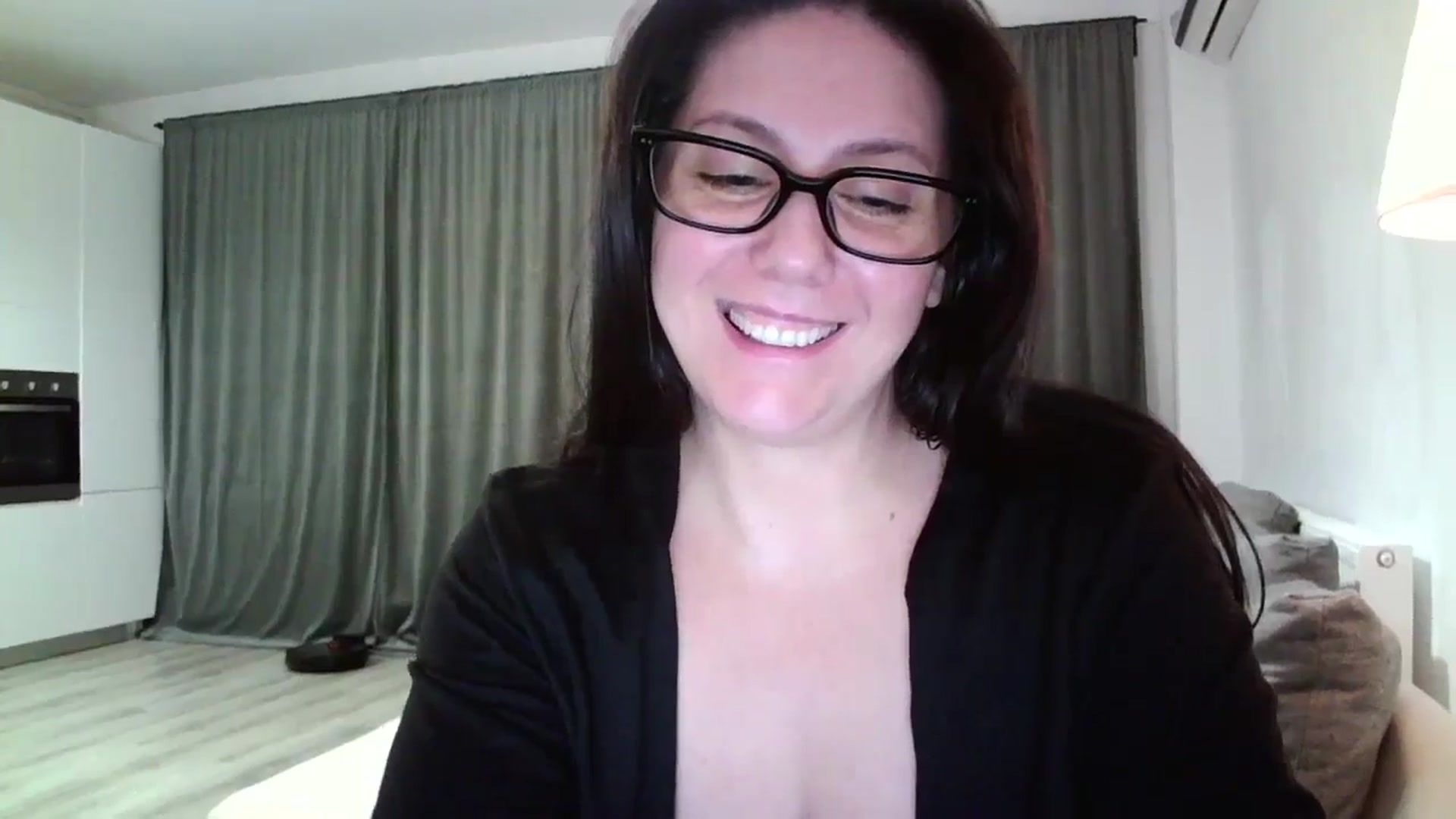 Gallery image thumbnail from SILKYWOMAN's myfreecams stream on, 11/23/2024, 16:49 image 7 of 20